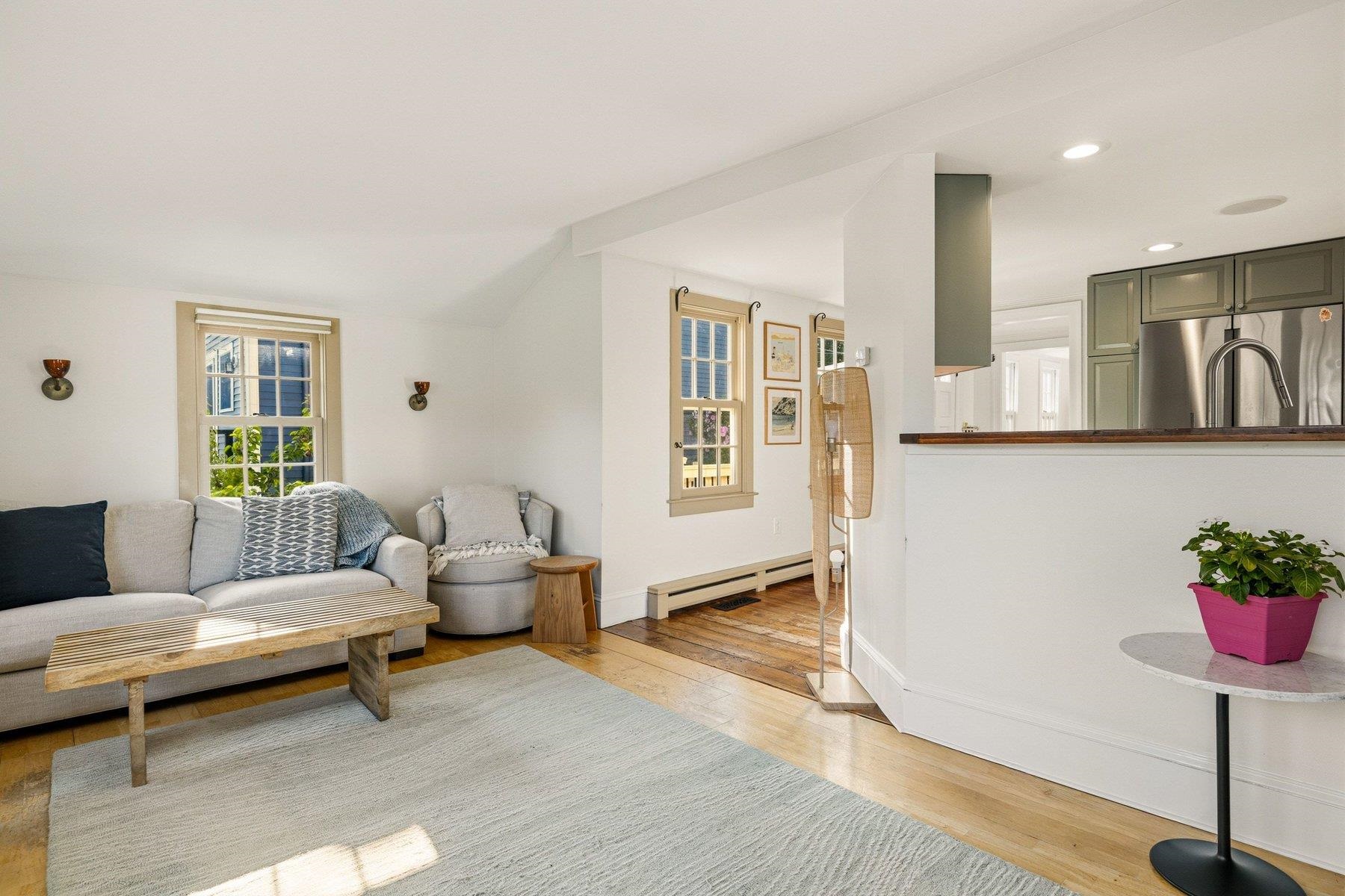 28 Walden St, Portsmouth, NH 03801