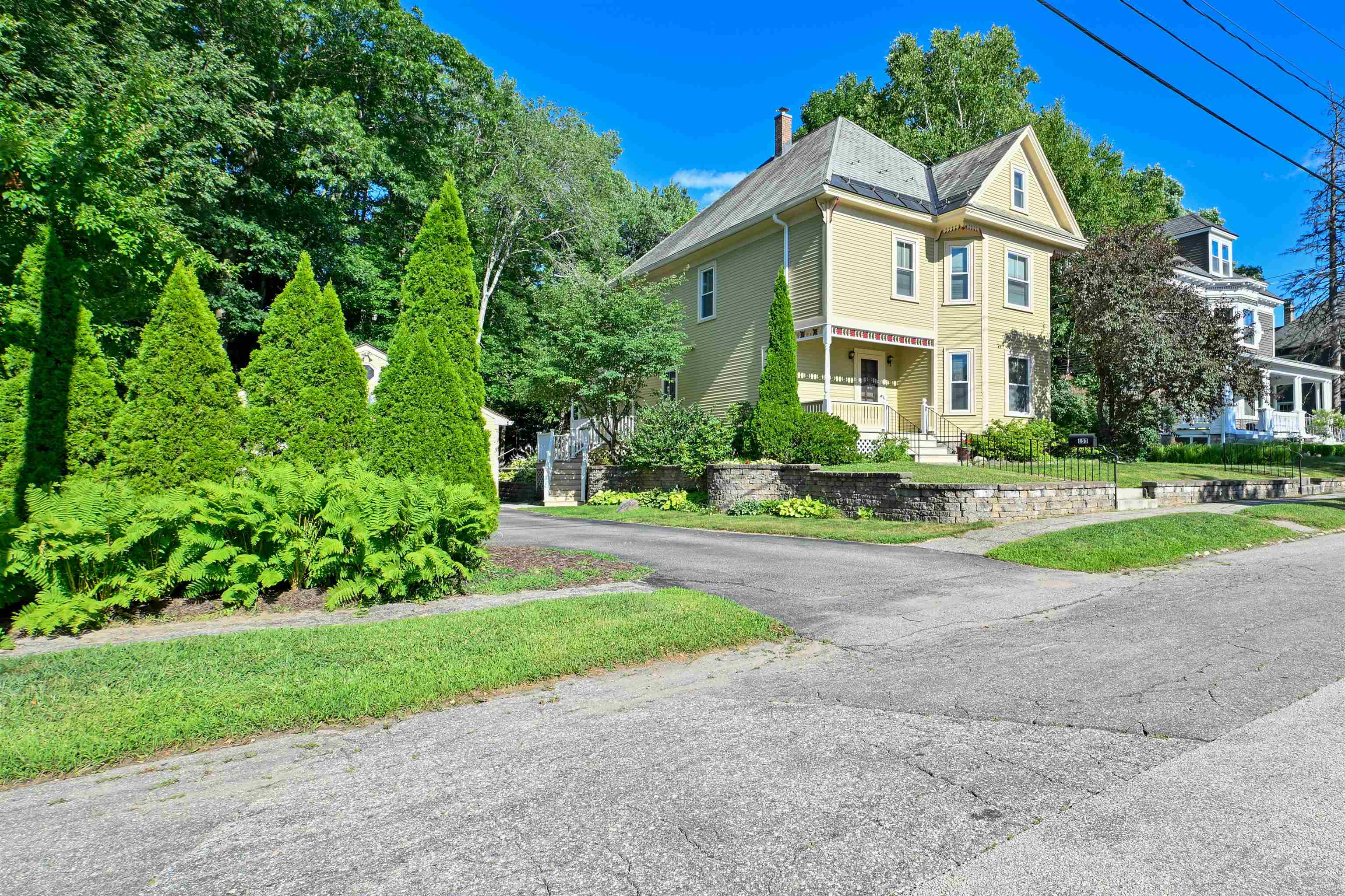 153 Russell St, Manchester, NH 03104
