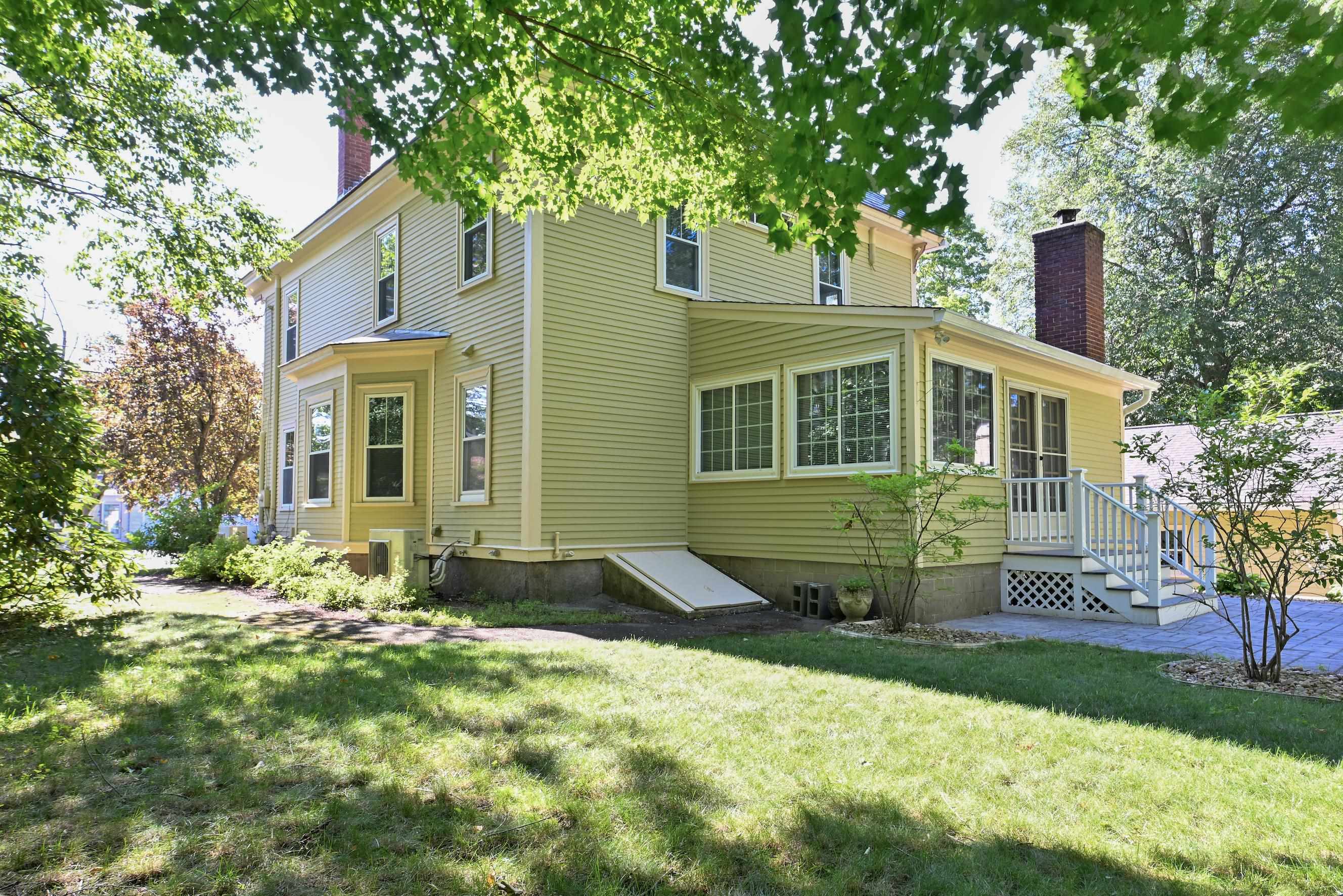 153 Russell St, Manchester, NH 03104
