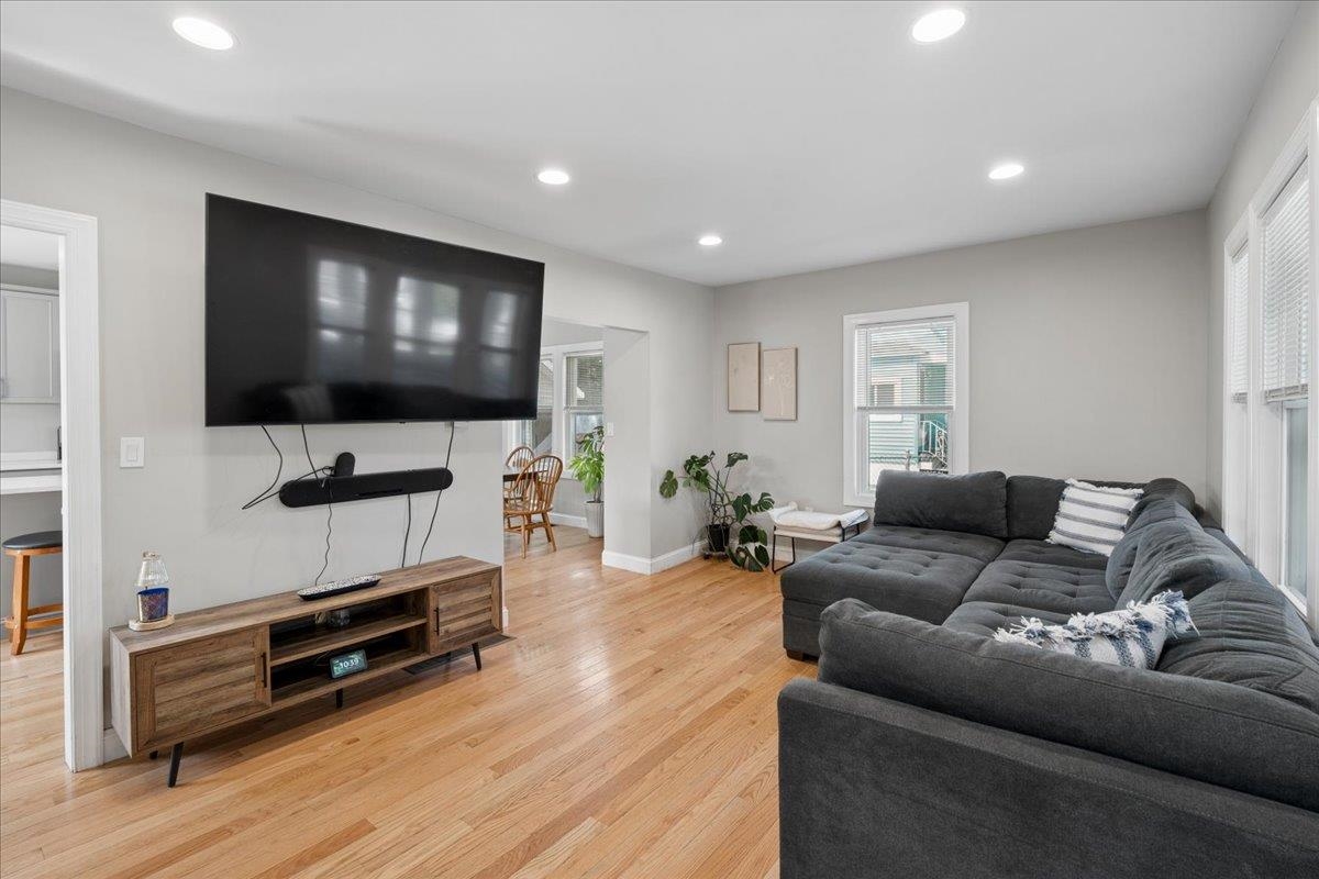 134 Gilman St, Nashua, NH 03060