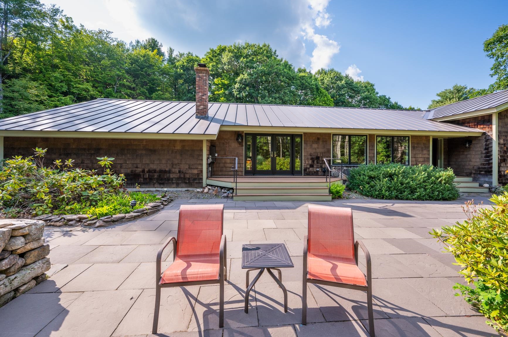 53 Elkins Rd, New London, NH 03257