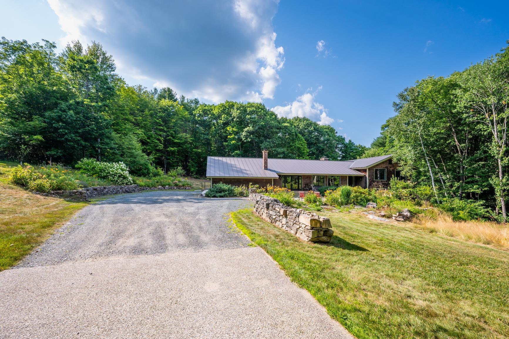 53 Elkins Rd, New London, NH 03257