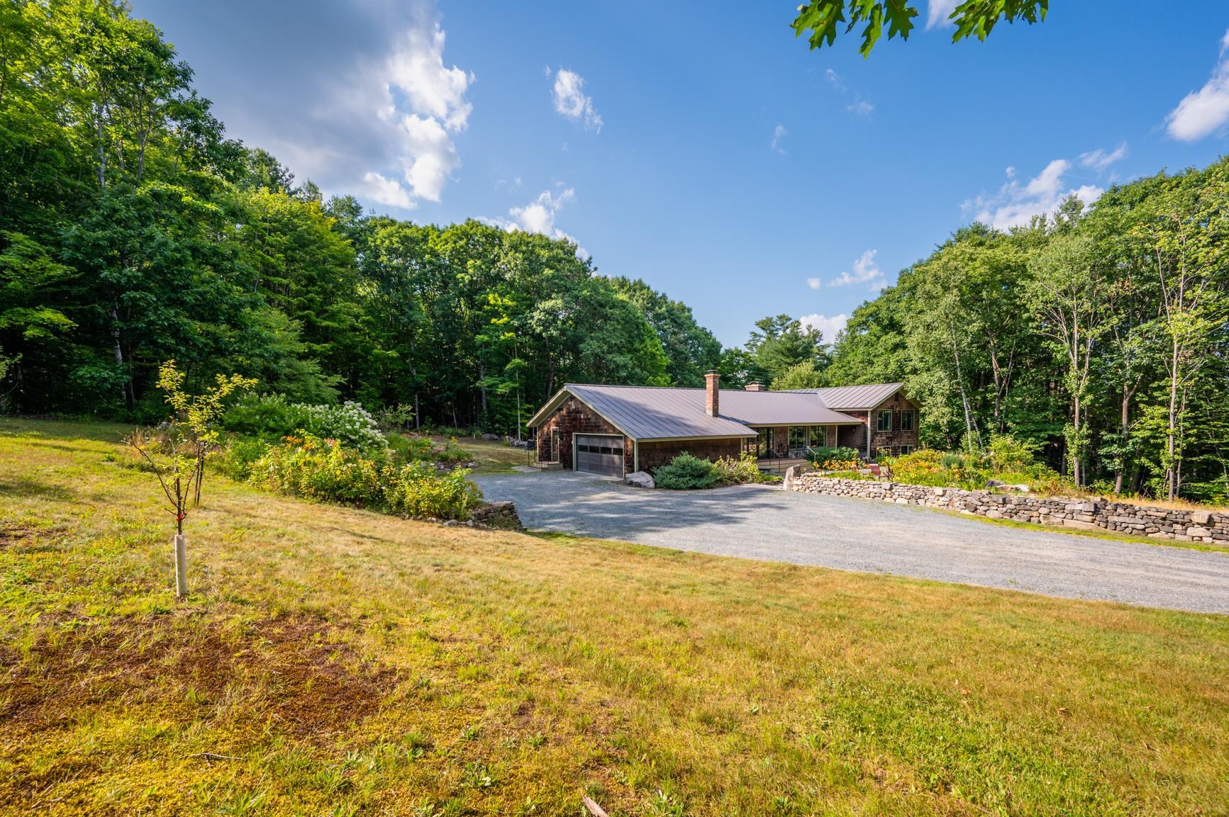 53 Elkins Rd, New London, NH 03257
