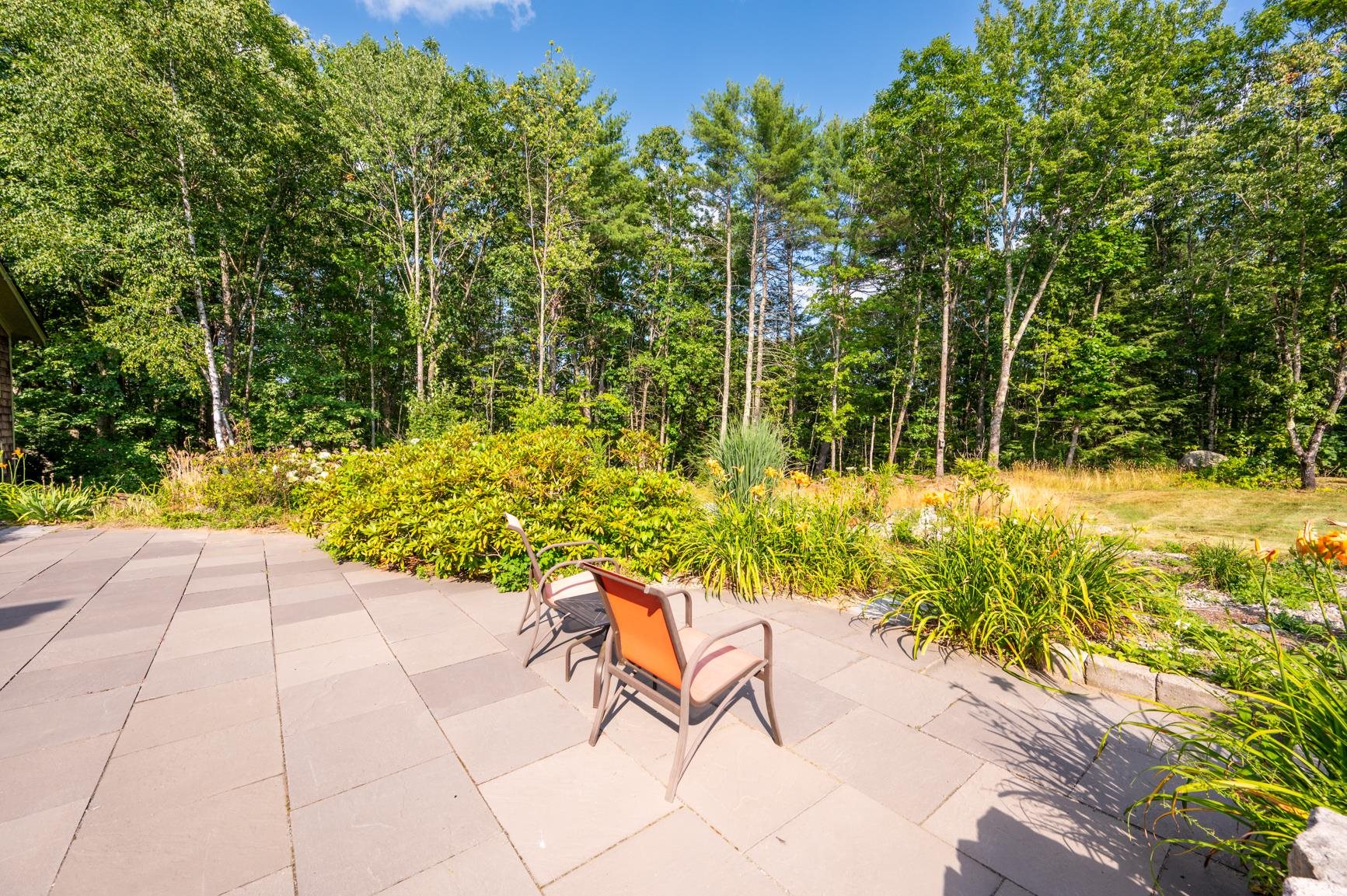 53 Elkins Rd, New London, NH 03257