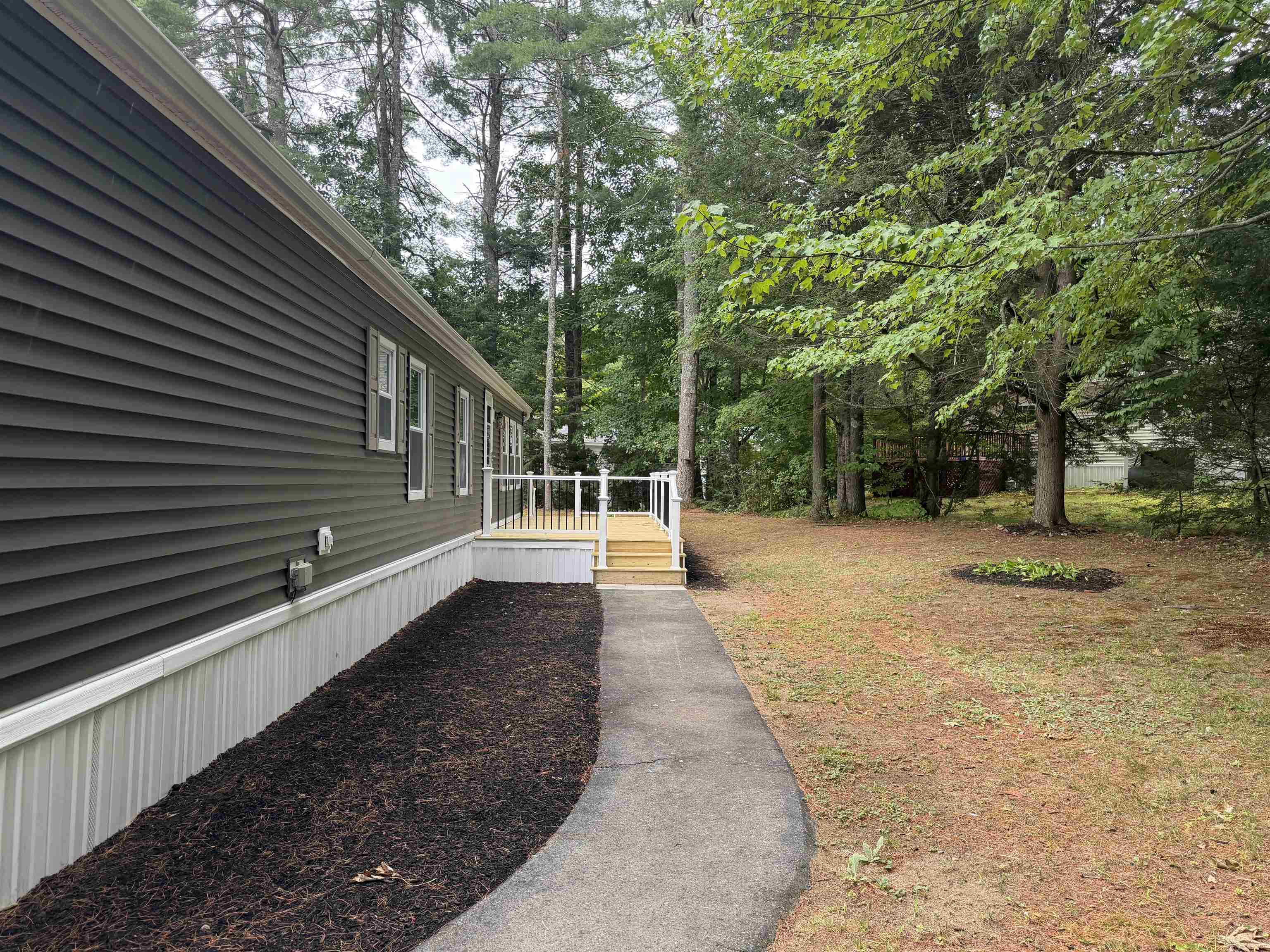 33 Murray Dr, Rochester, NH 03868