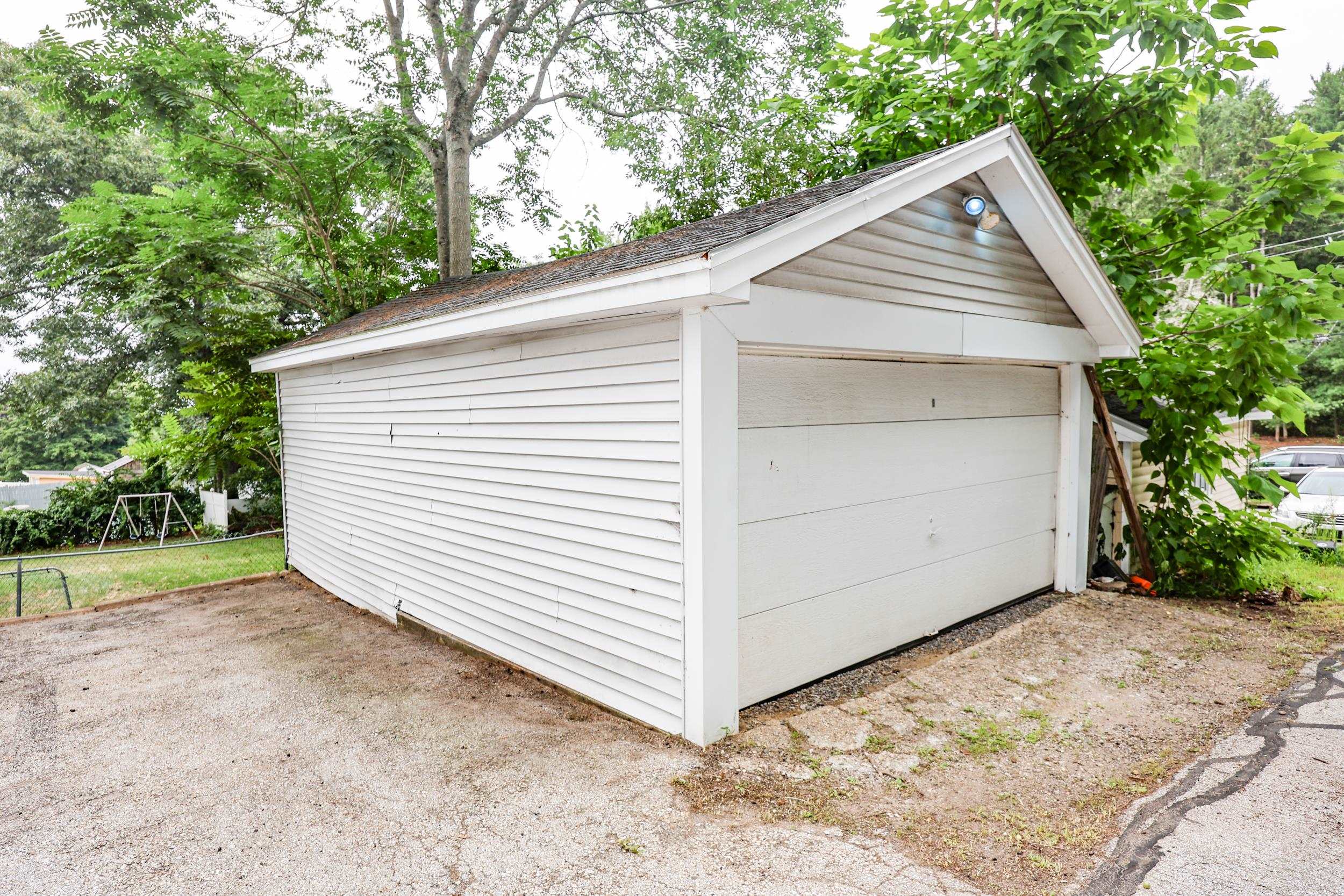 5 Rosemont Ave, Manchester, NH 03103