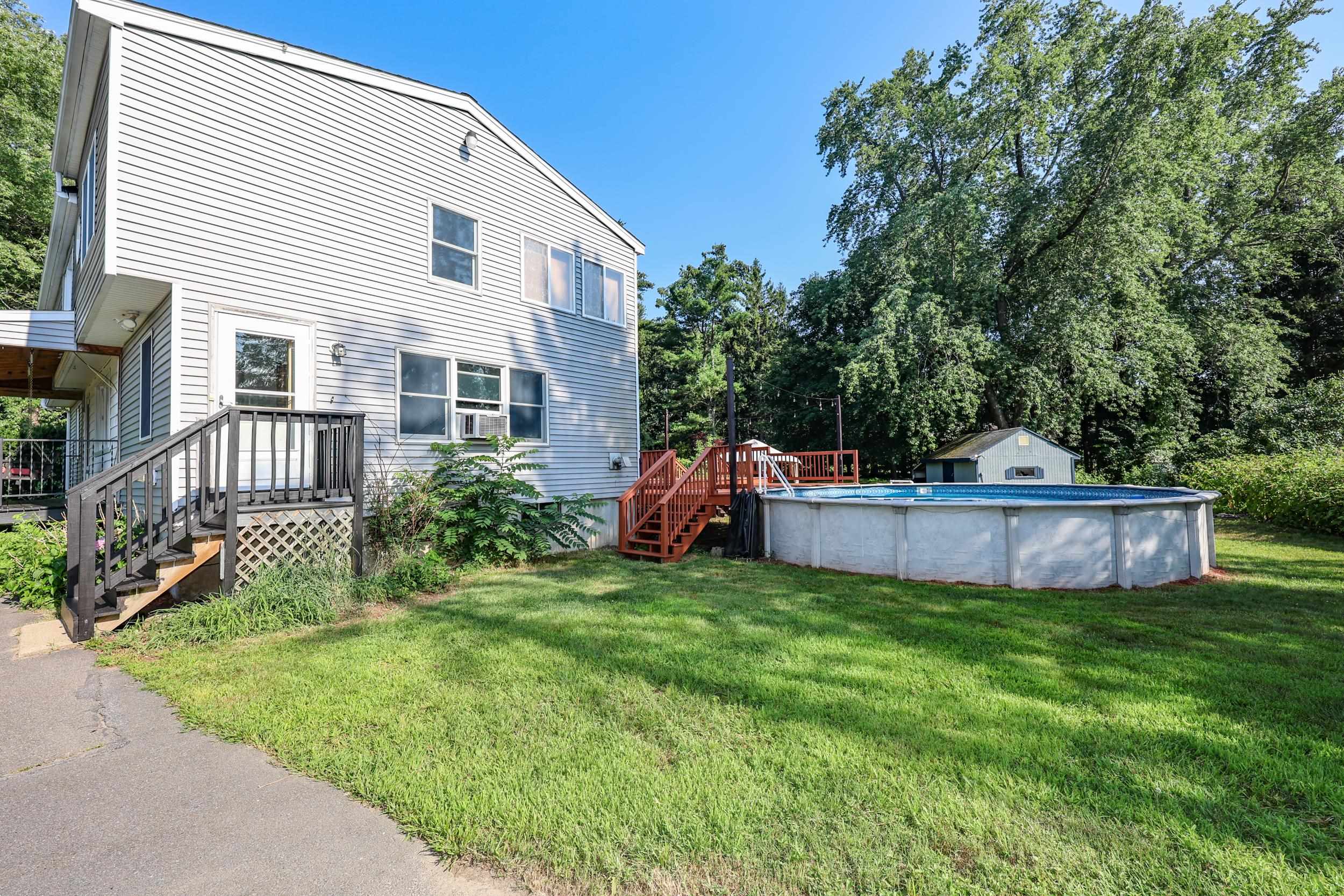 1 Gumpas Hill Rd, Pelham, NH 03076