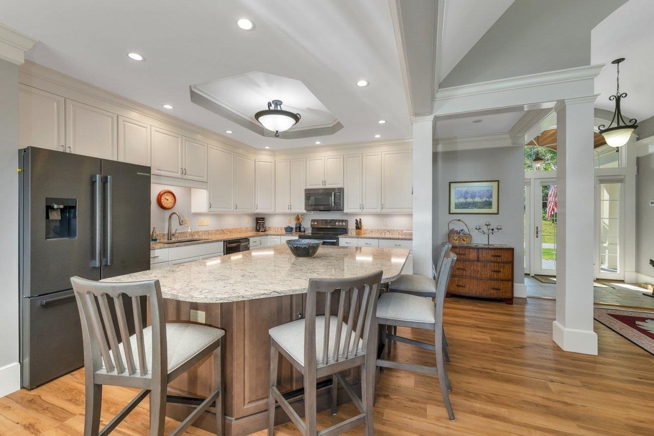 Note the tray ceiling and special woodwork