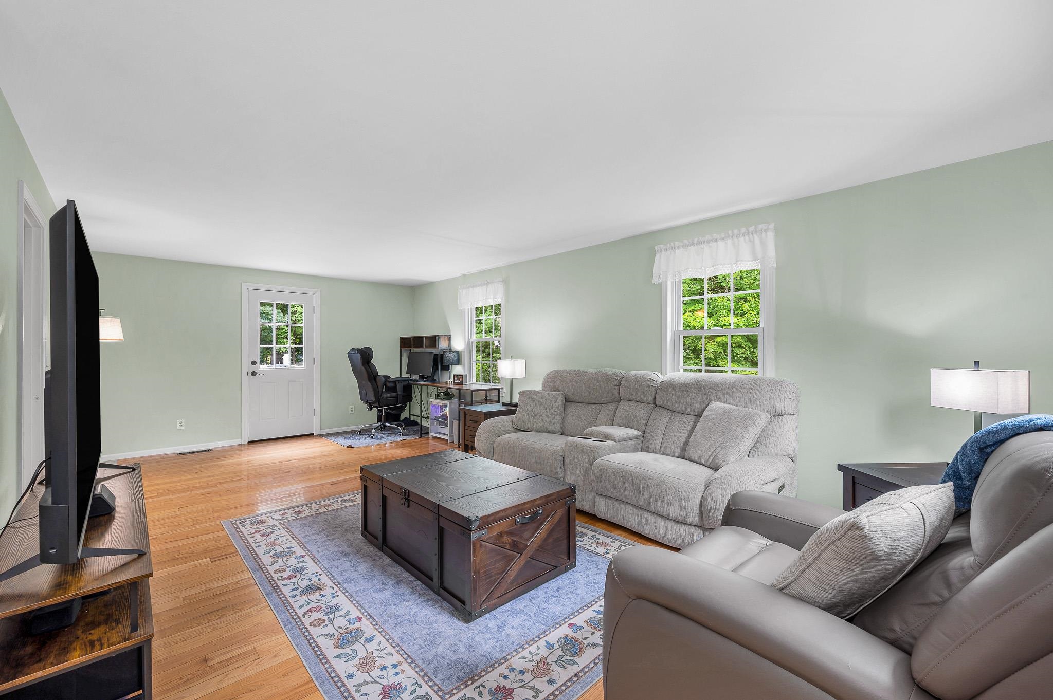 16 Cindy Avenue, Salem, NH photo 4