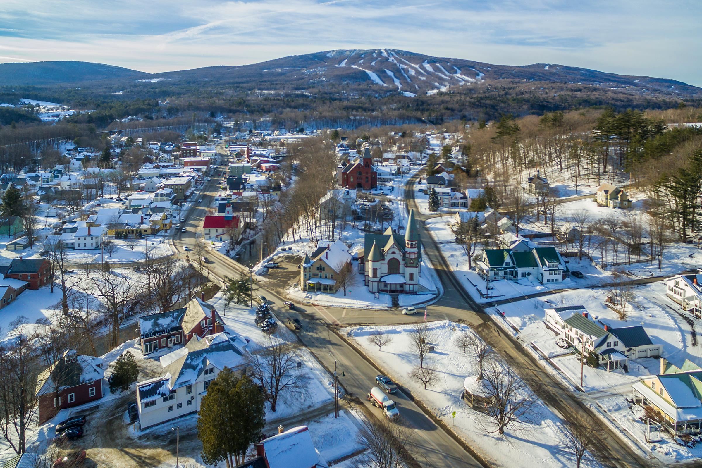 Close to Okemo Mountain and Ludlow Village 25877201