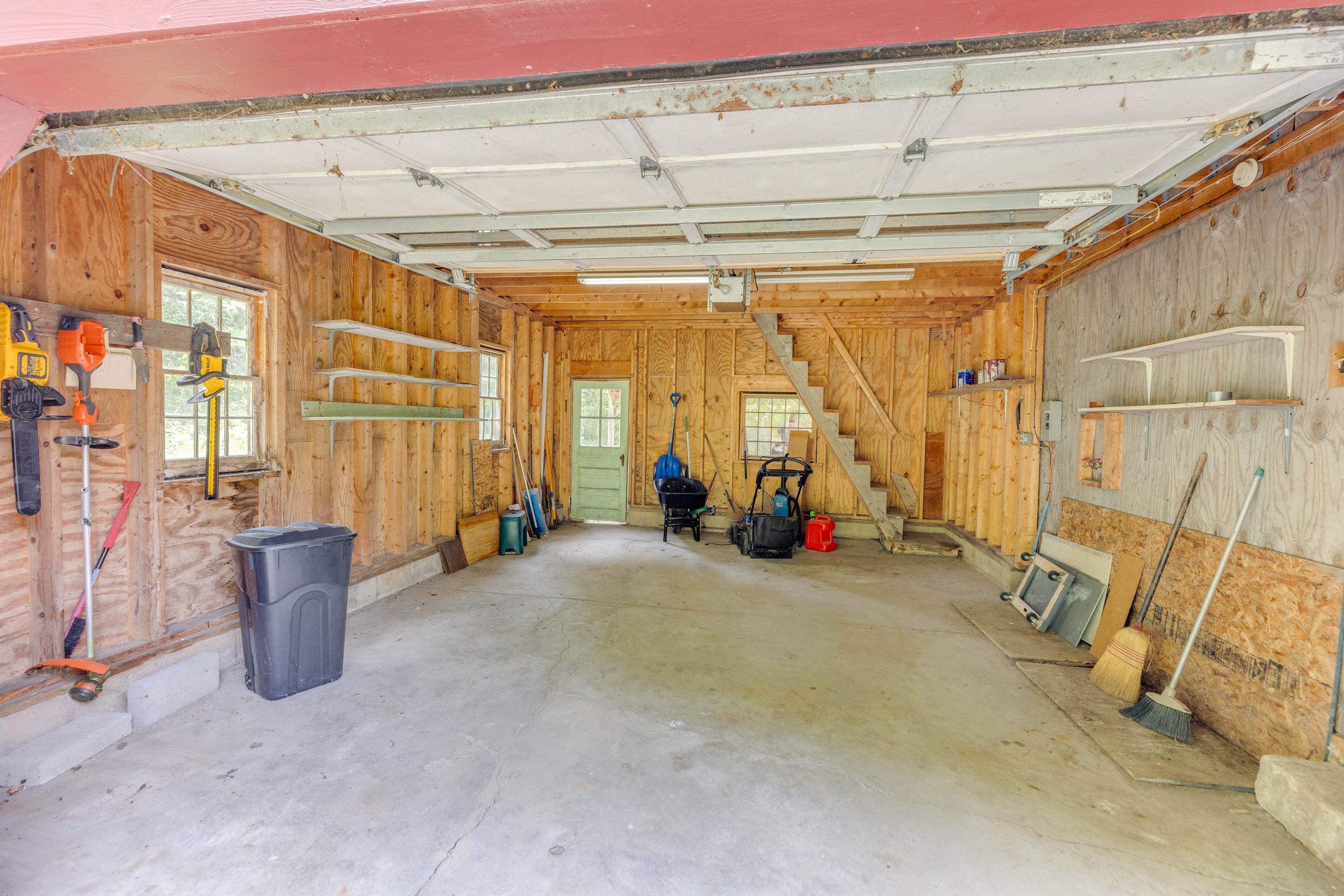 Attached Garage 25892001