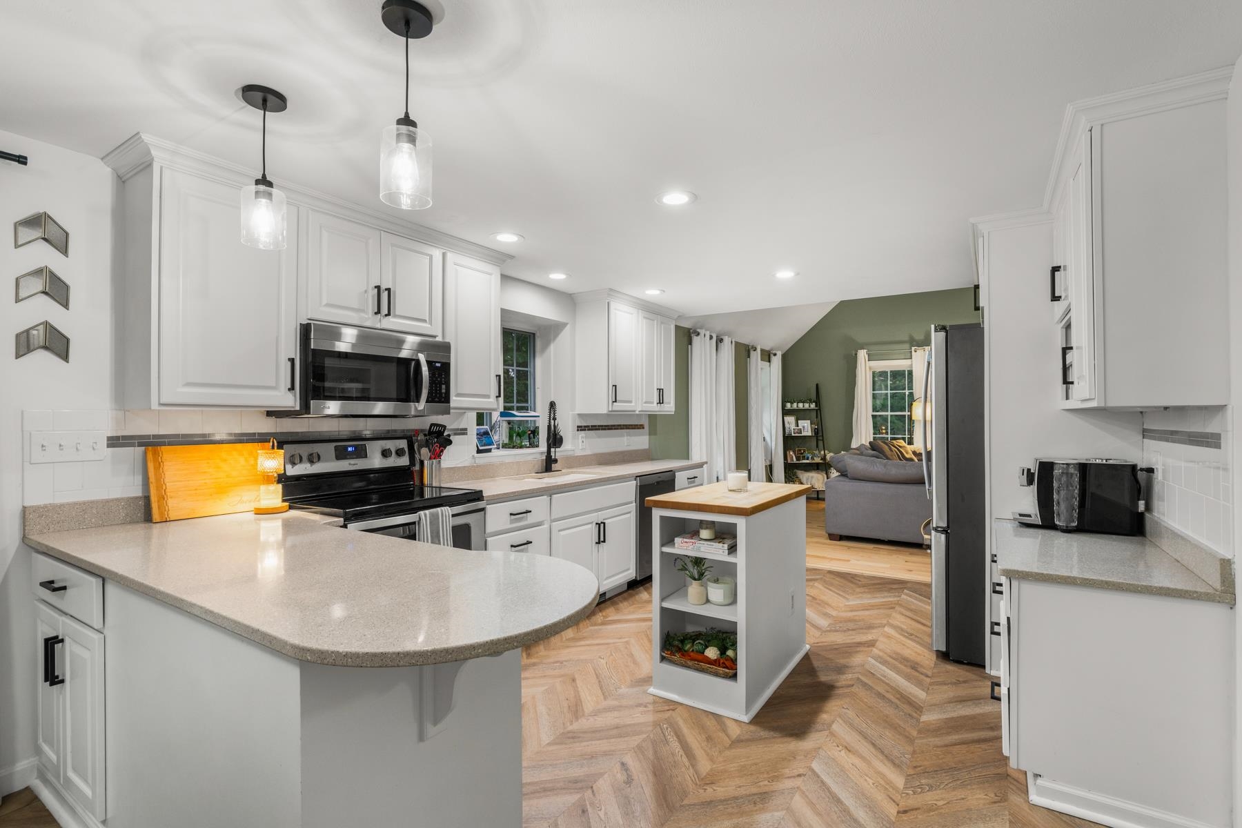 2 Chapman Way, Exeter, NH photo 4