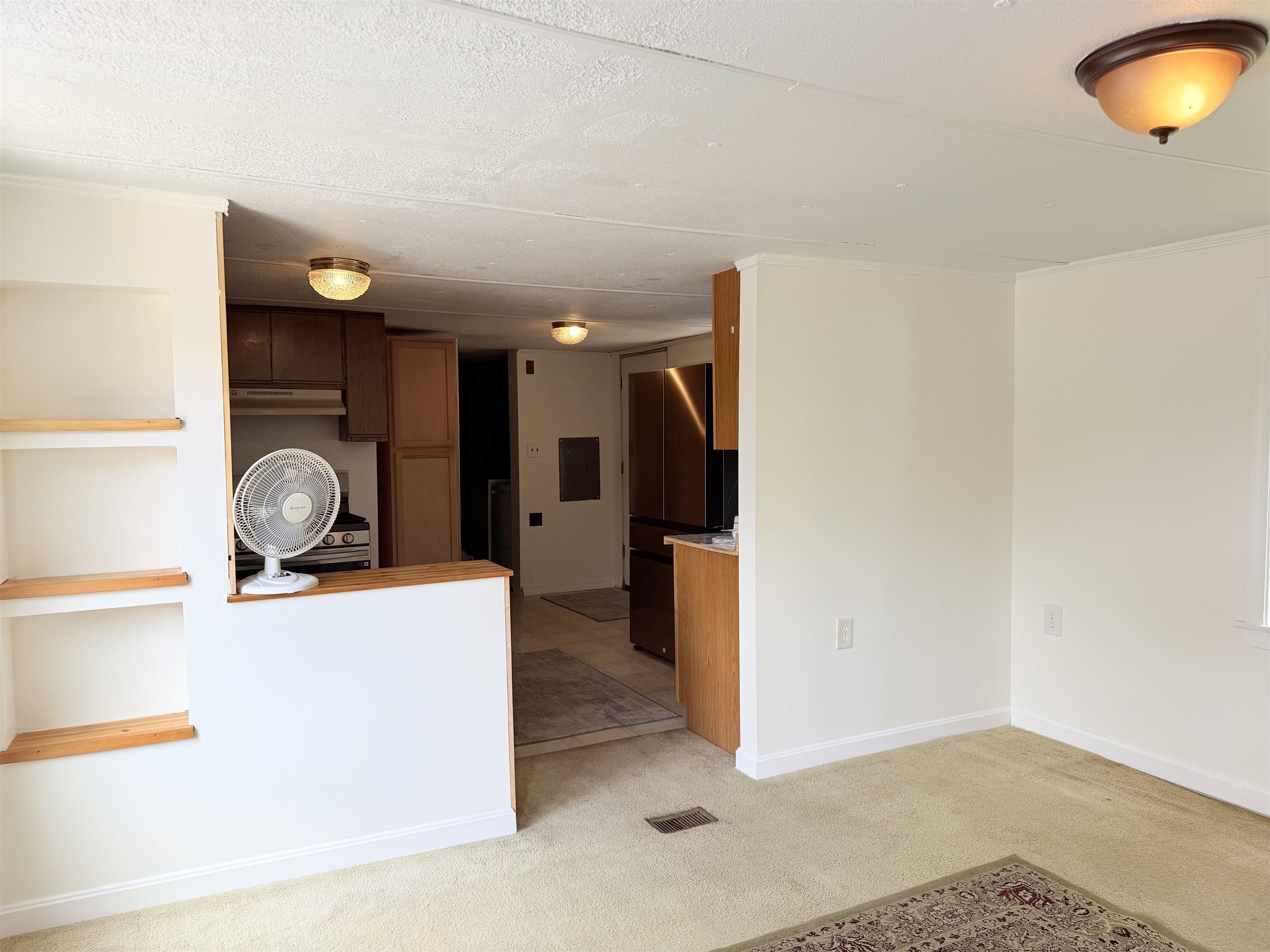 14 Monroe Ave, Allenstown, NH 03275
