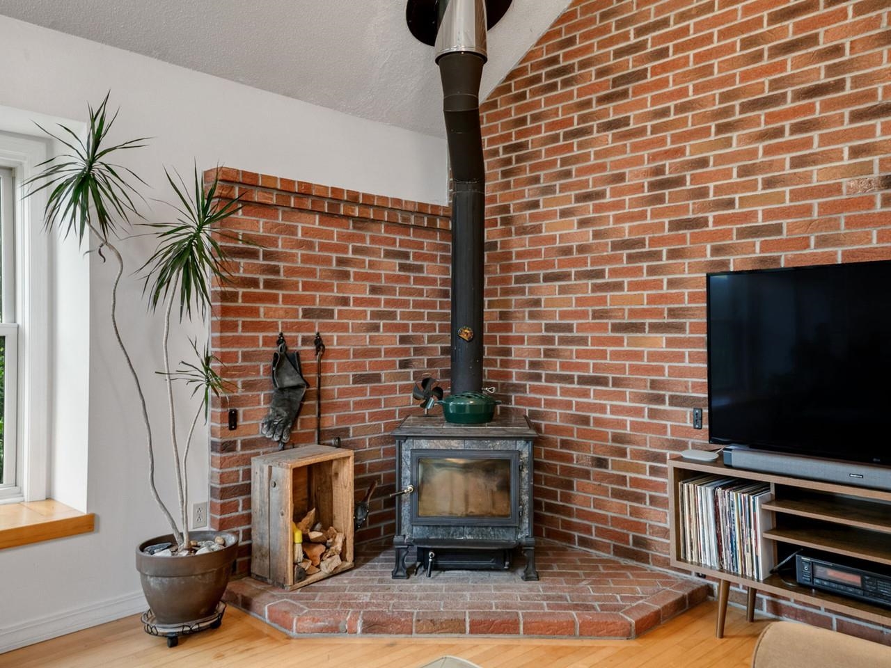 Photo 3 of Single family home for sale at 164 Page Knl, Lincoln, VT 05443 | MLS# 5102737 | Listing updated on 2026-09-16