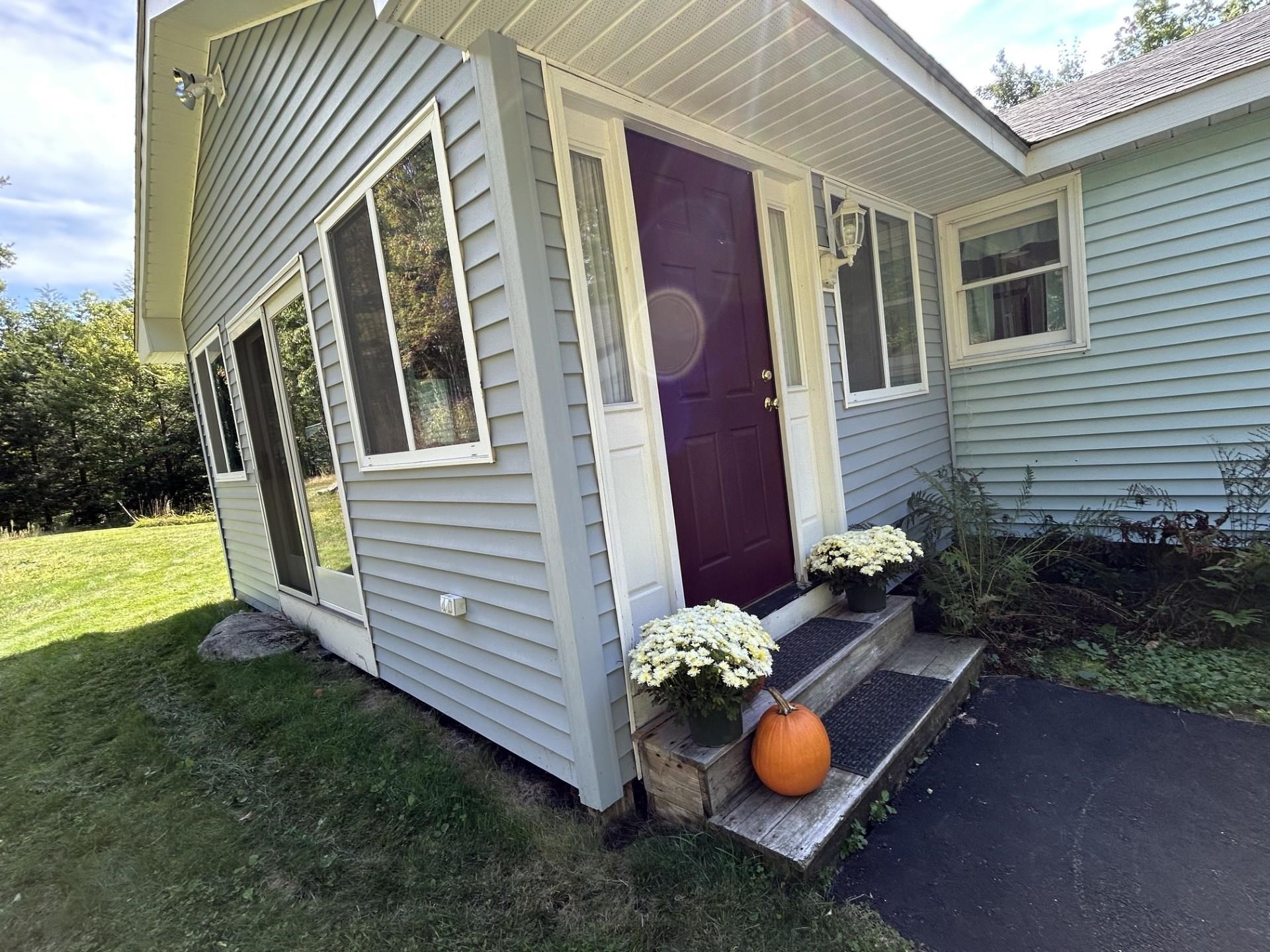 Photo 2 of Single family home for sale at 410 Sheridan Rd, Moultonborough, NH 03254 | MLS# 5102835 | Listing updated on 2026-09-16