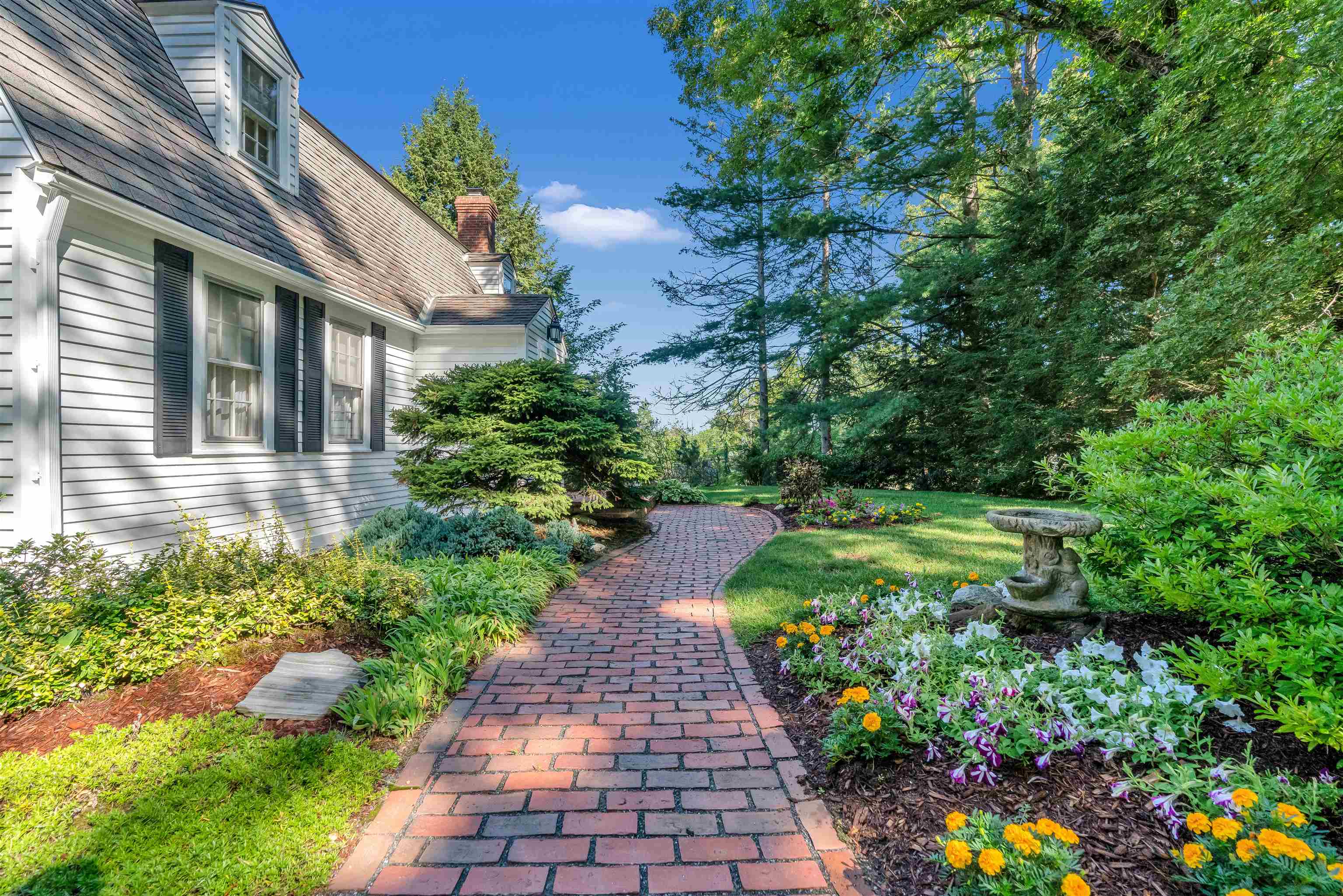 84 Noble St, Somersworth, NH 03878