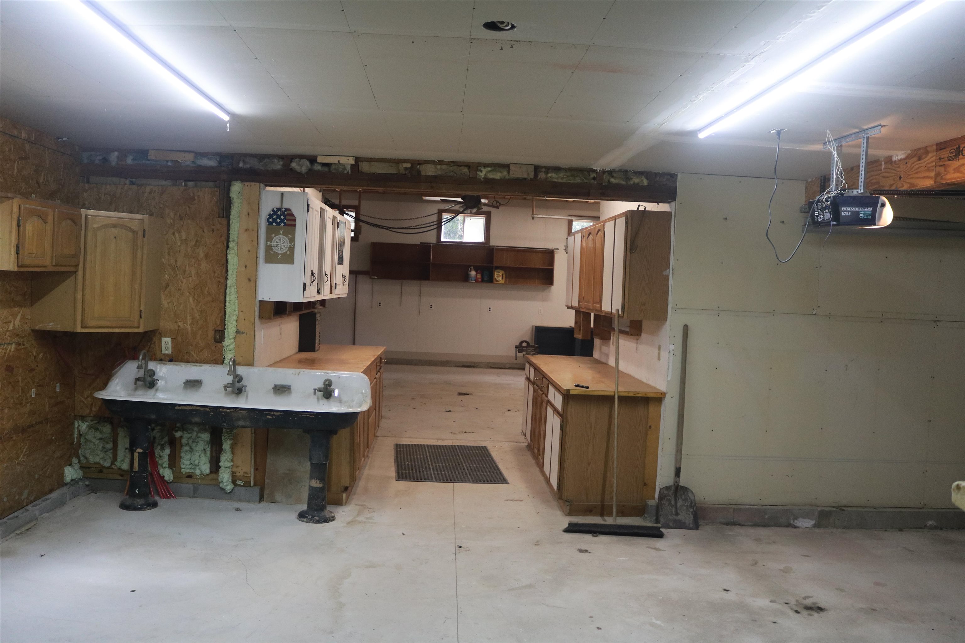 work area connecting garages