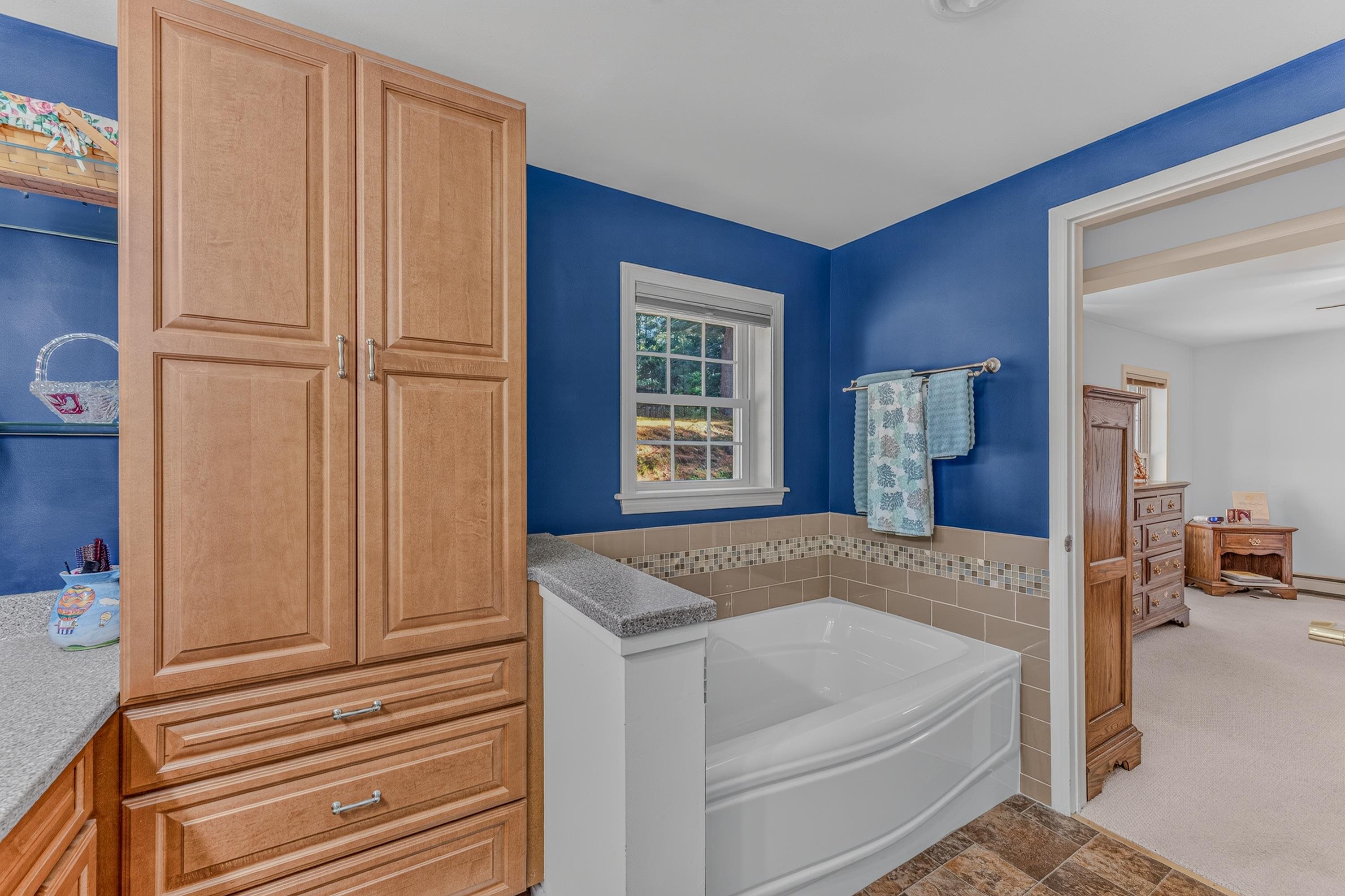 Primary Bath tub