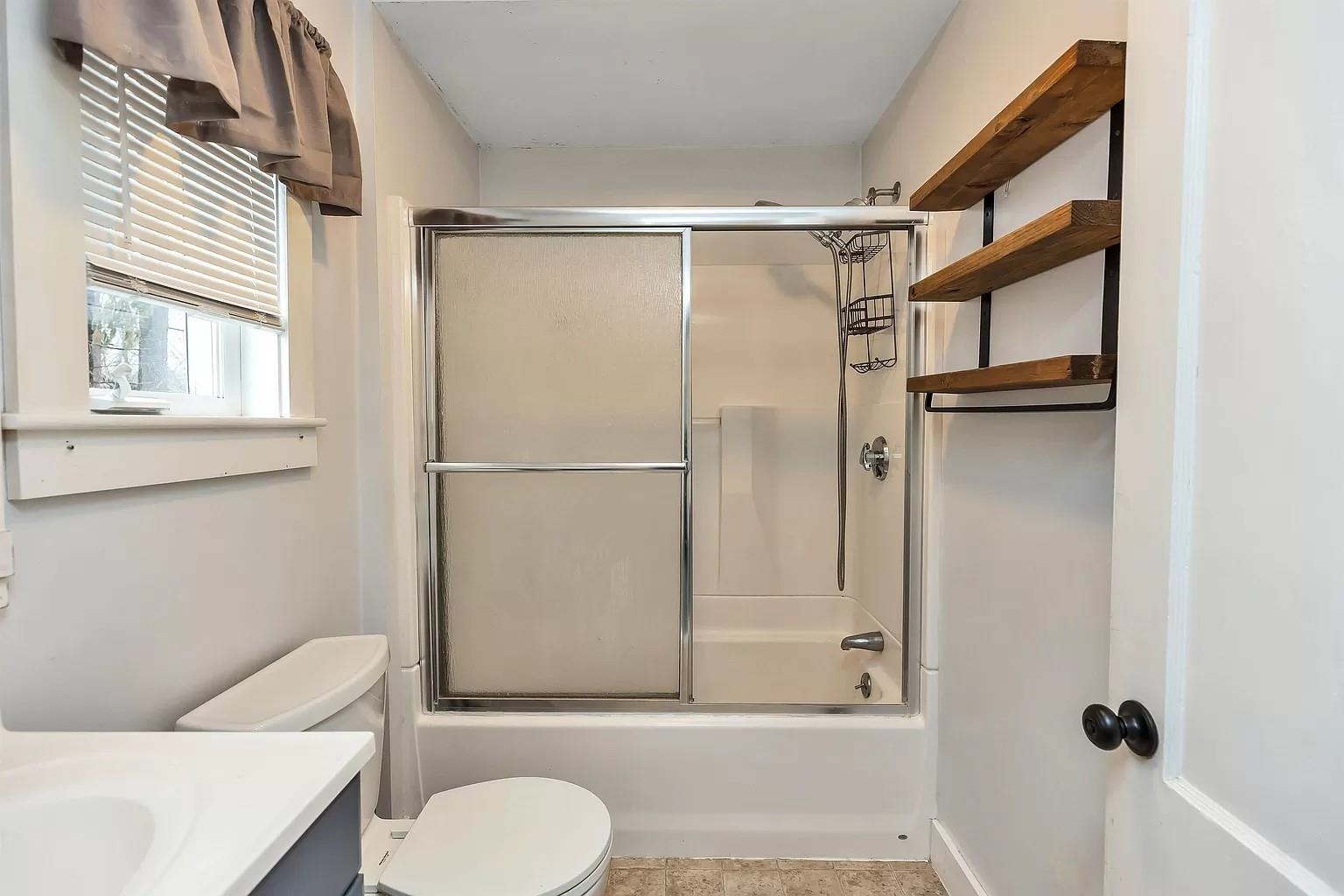Unit 1 Full Bath 25902100