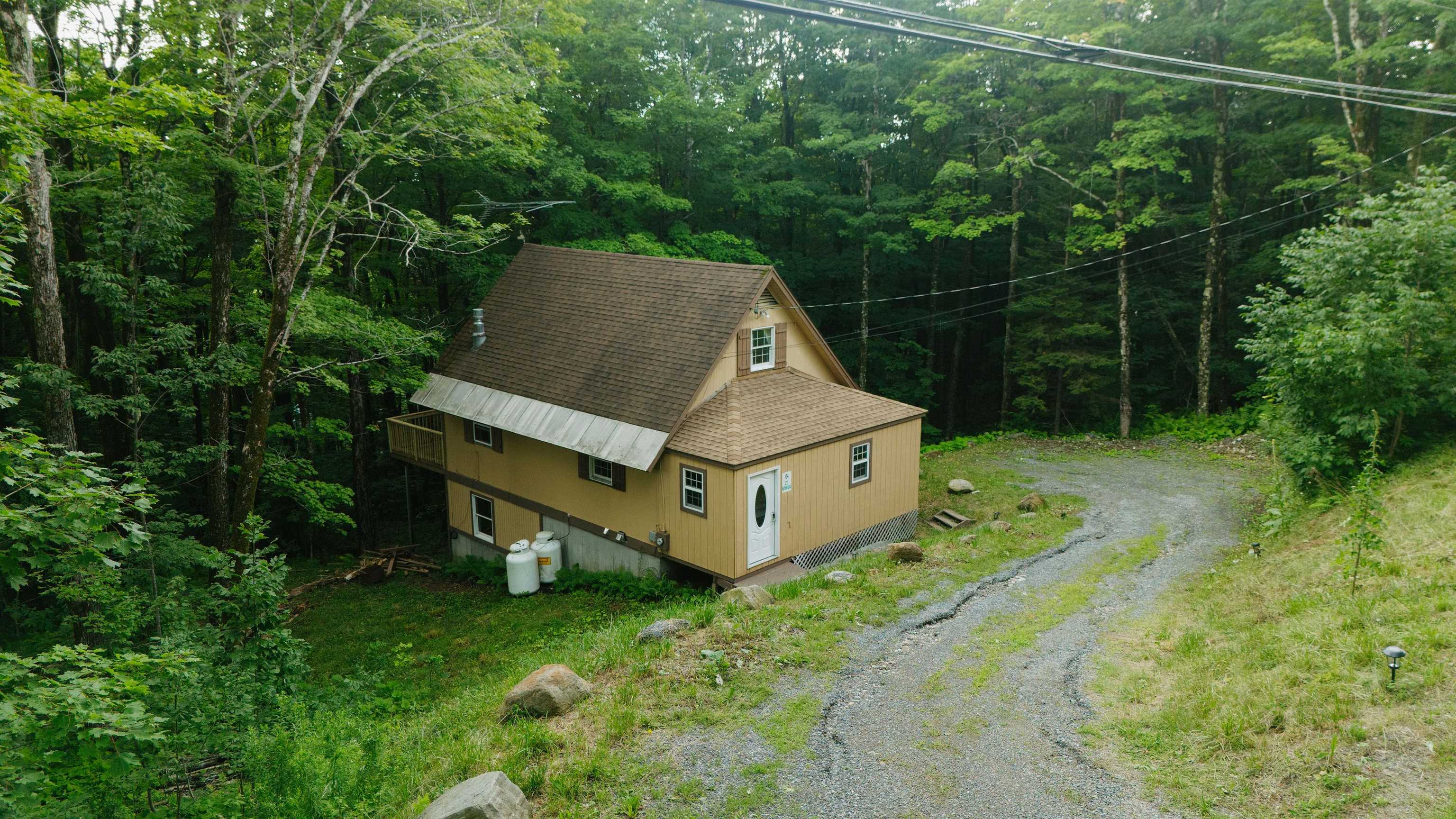 Photo 2 of Single family home for sale at 21 Big Bend Loop, Wilmington, VT 05363 | MLS# 5102964 | Listing updated on 2026-10-06