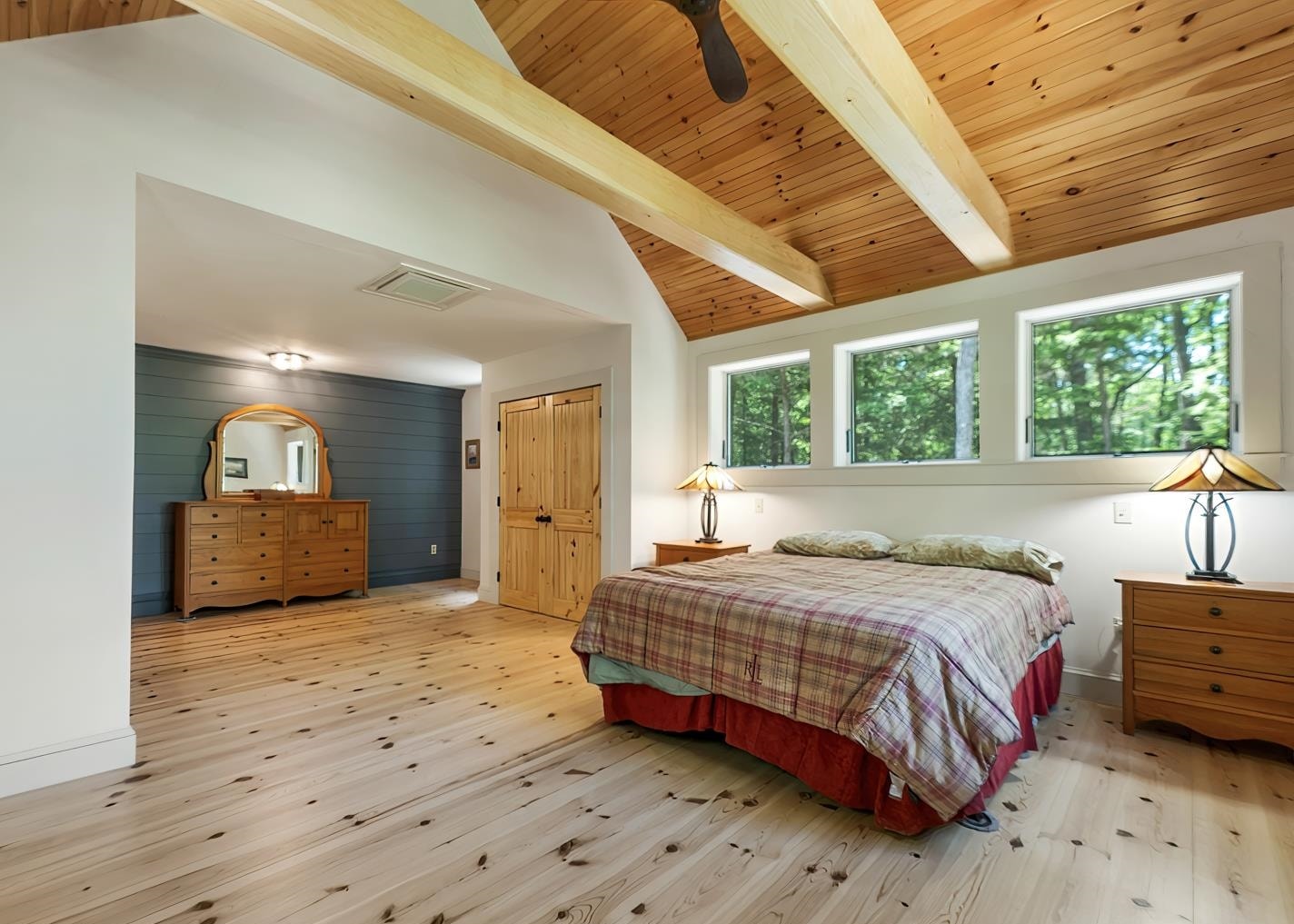 Nickel gap feature wall