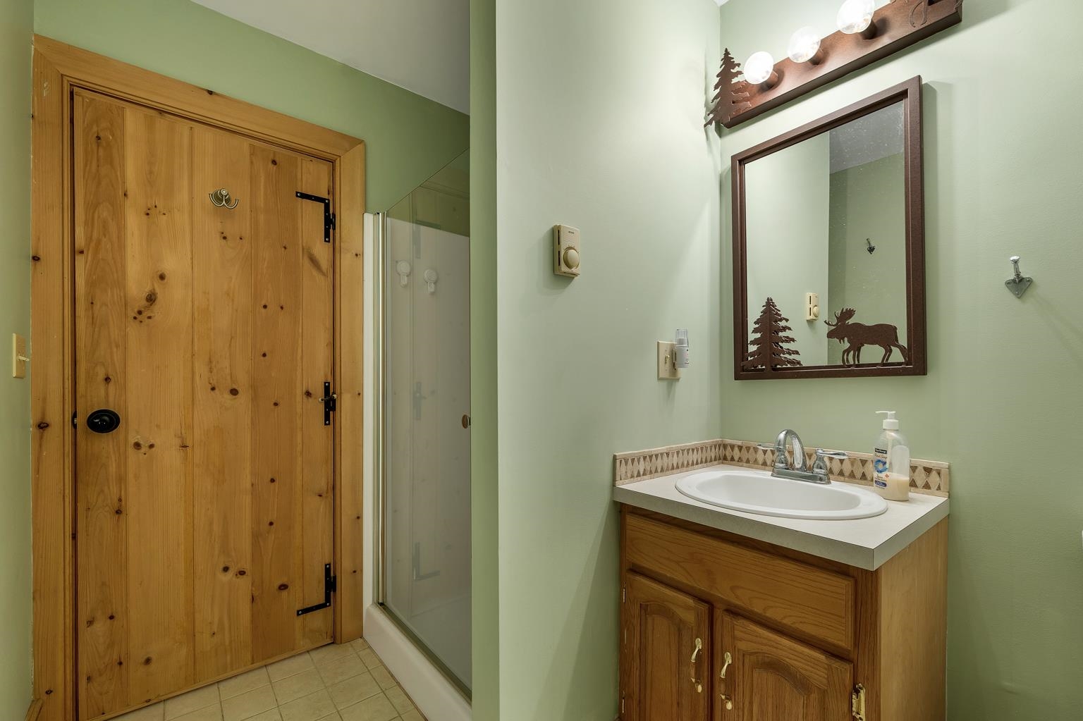 2nd floor 3/4 bath