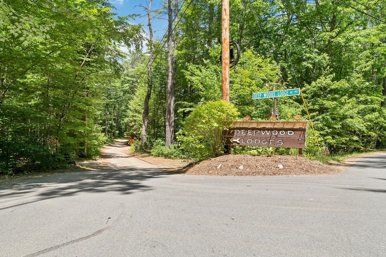 Entrance to Deepwood Lodges