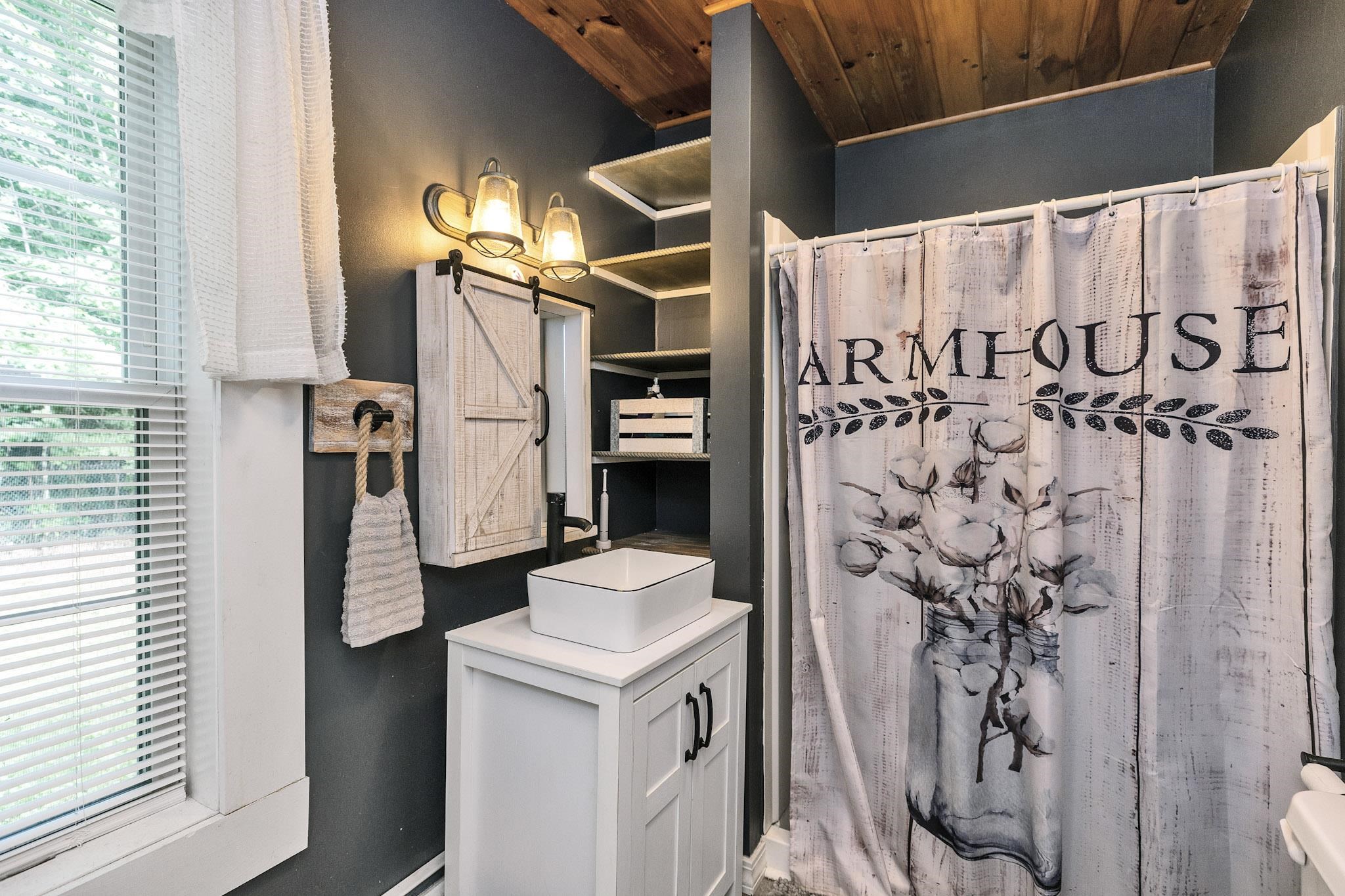 Main Floor 3/4 bath 26054101