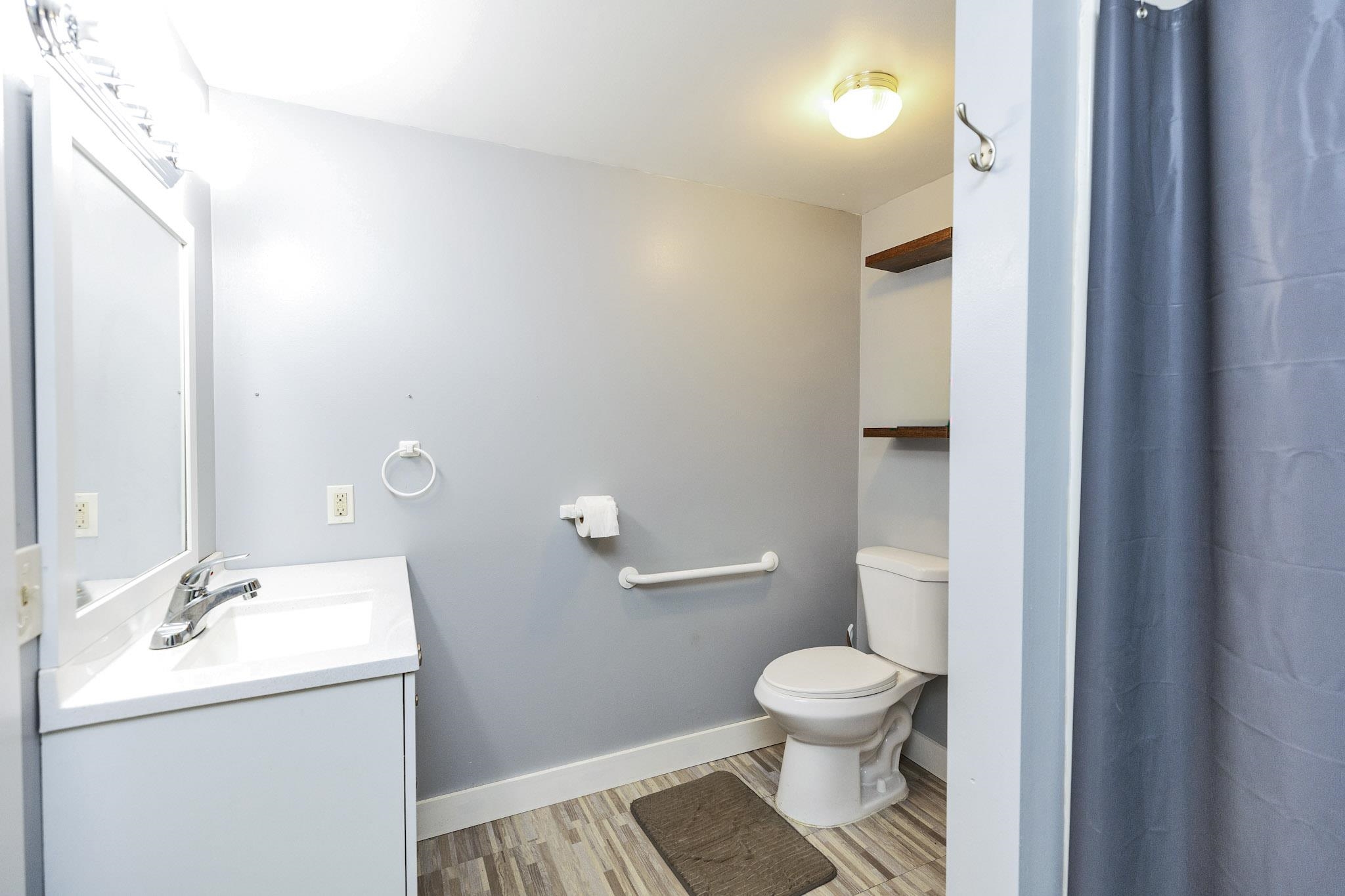 In-law bathroom 26054106