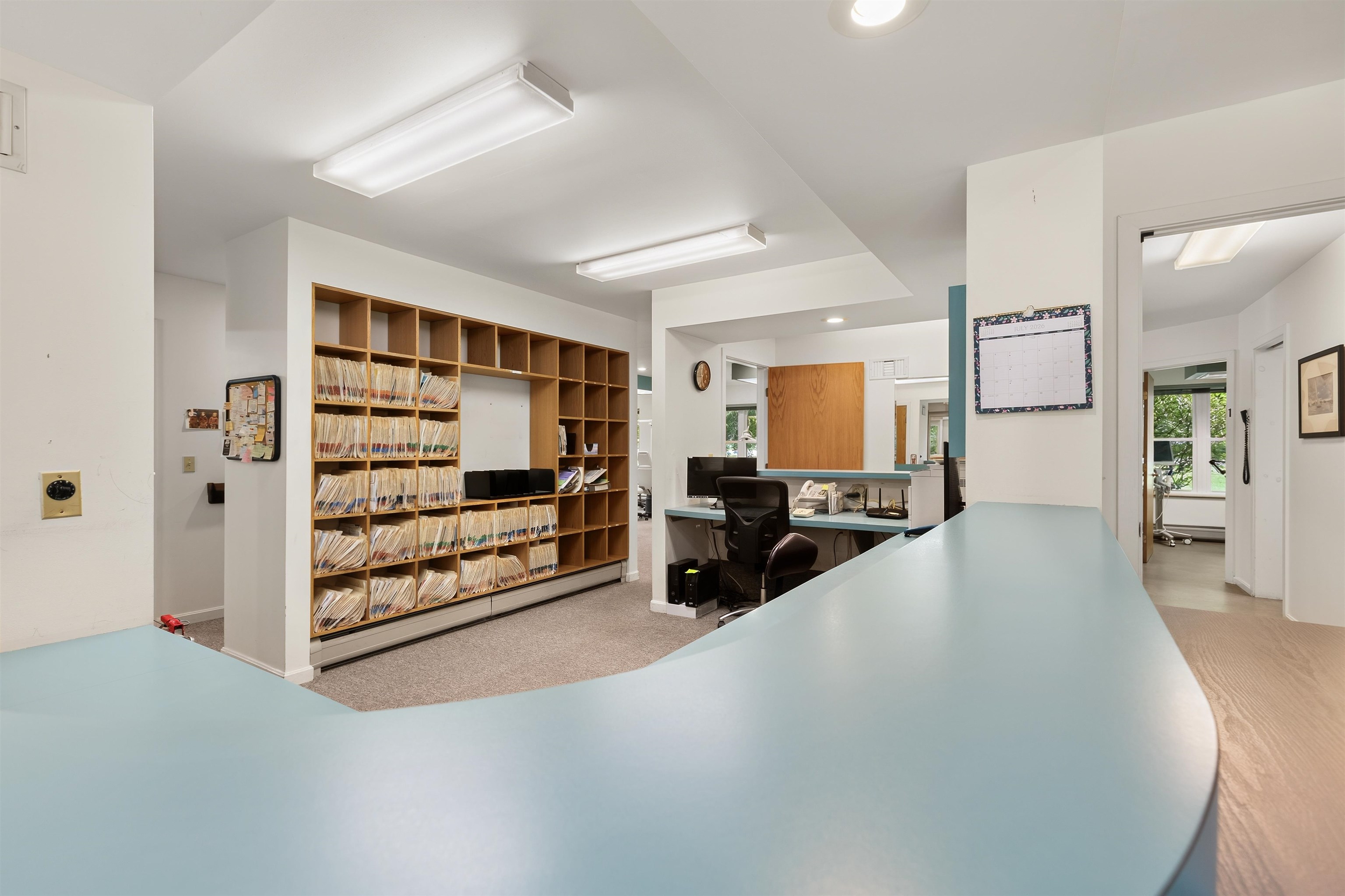Front Desk 25913612