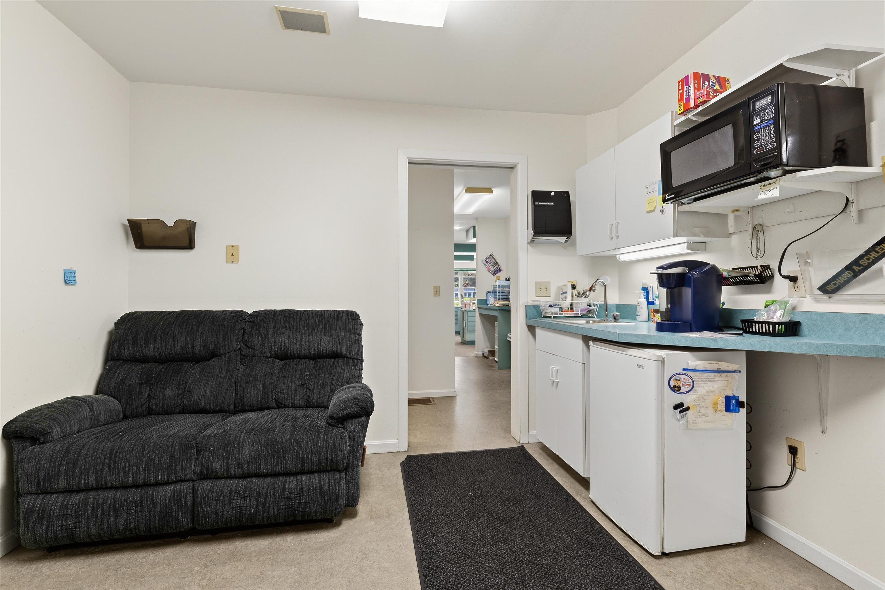 Break Room 25913649