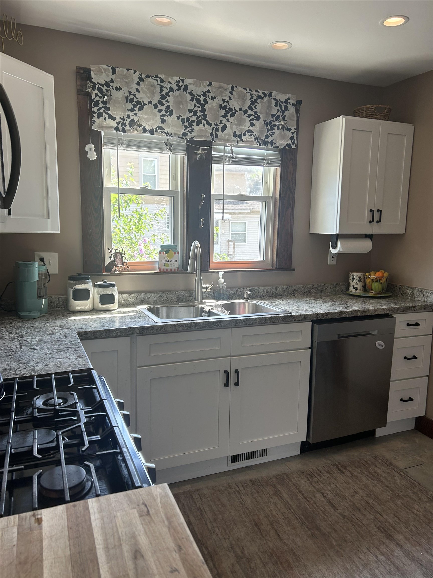 123 Jewett St, Manchester, NH 03103