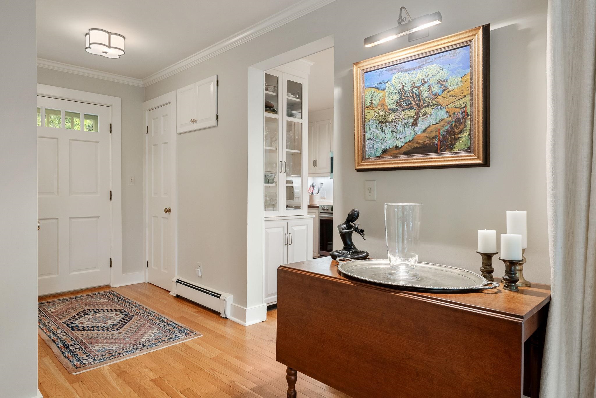 Back door & Kitchen Entry 25903337