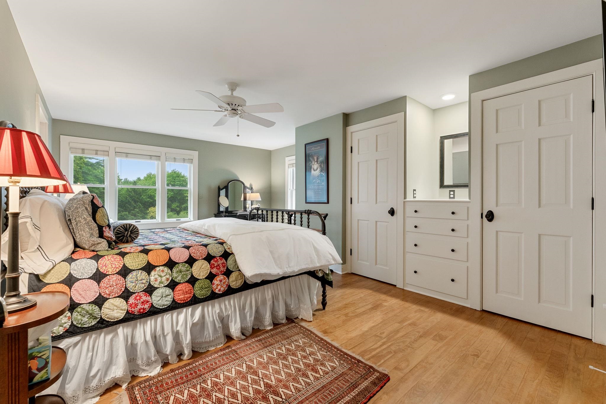 2nd Bedroom upstairs 25903343