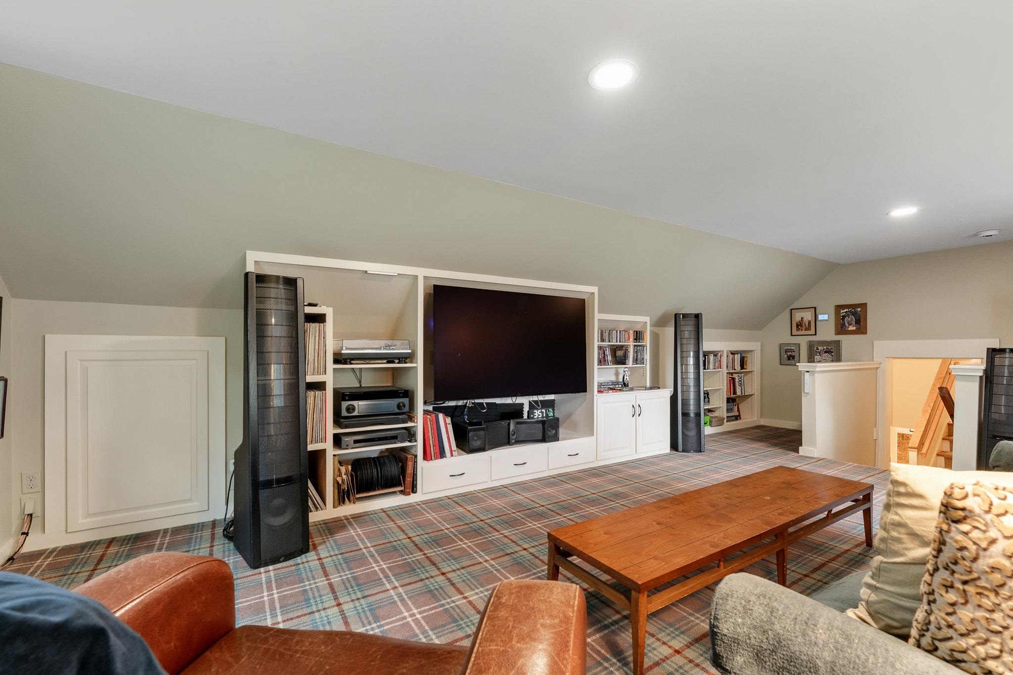 2nd floor family/meda room 25903349