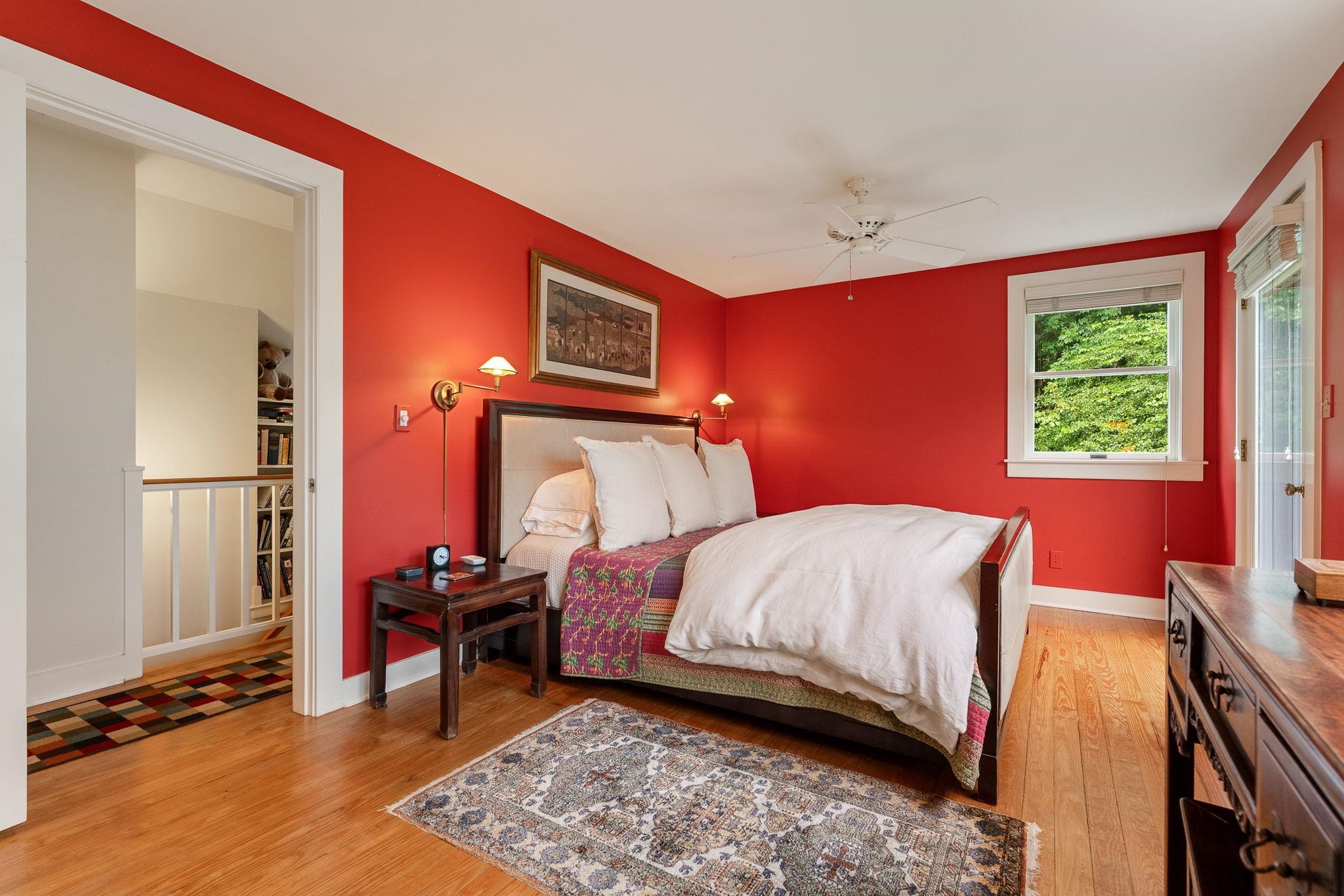 Primary Bedroom 25903355