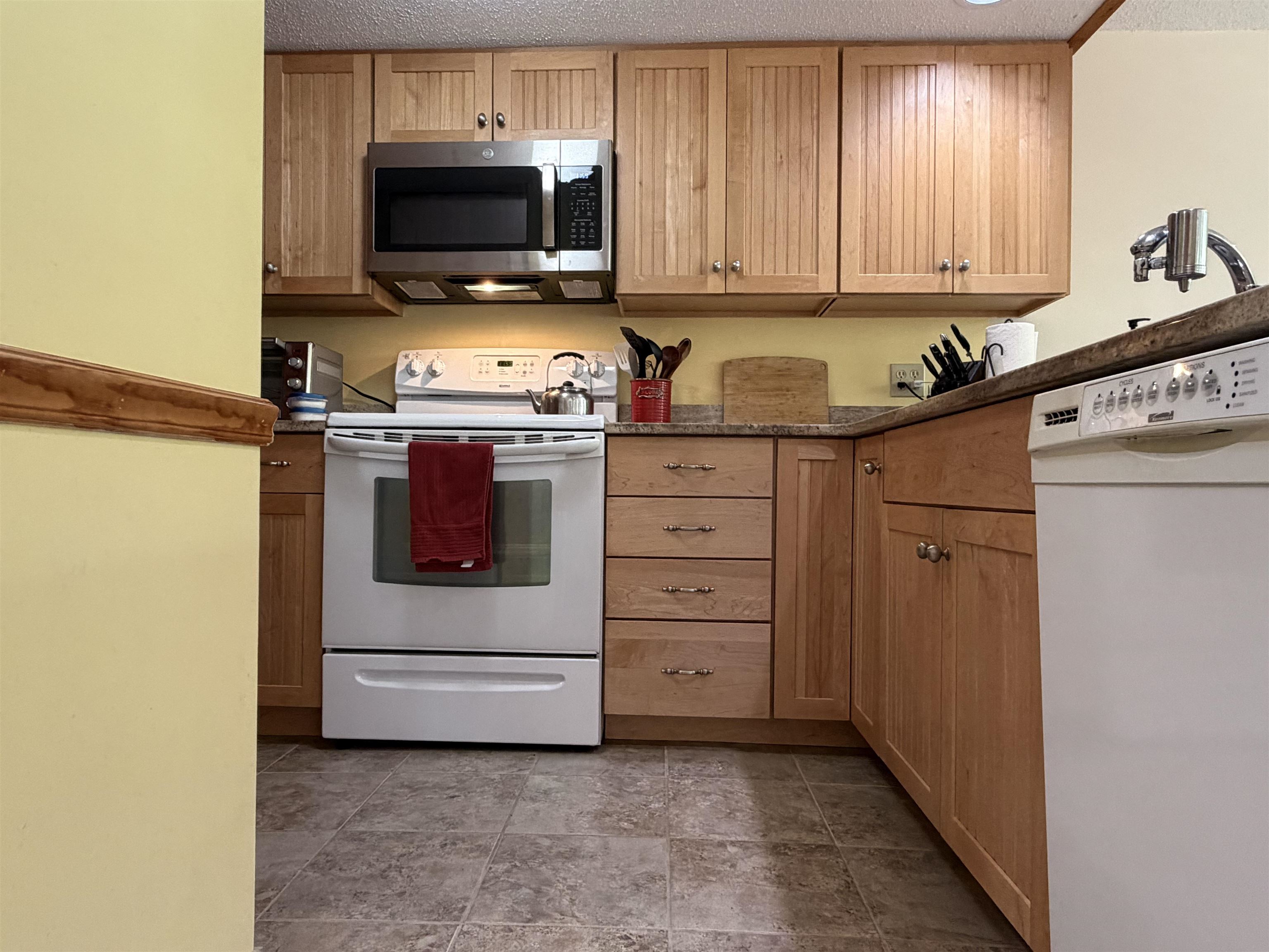 Stone tile floor in the kitchen