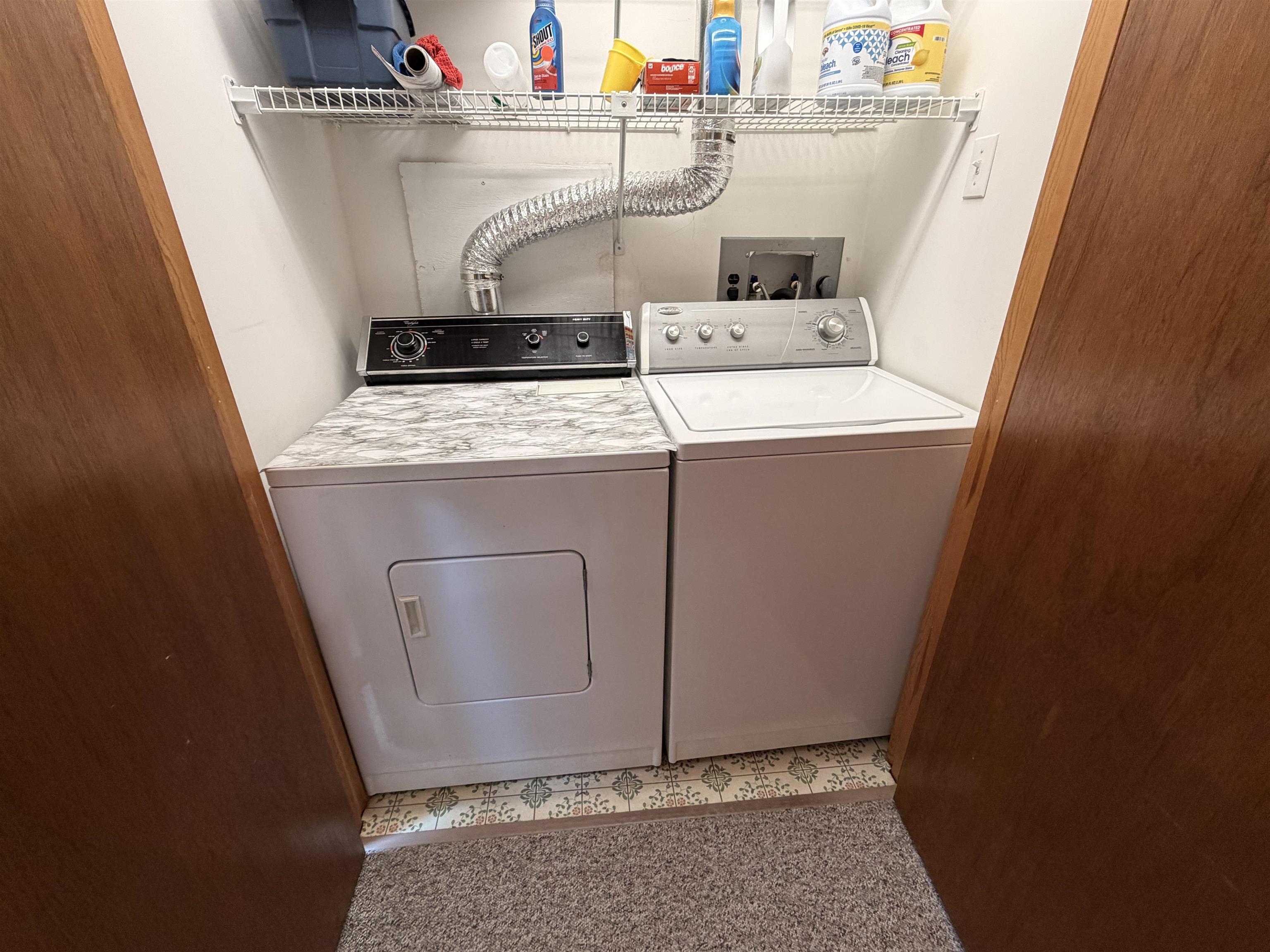 Washer/dryer on 2nd level