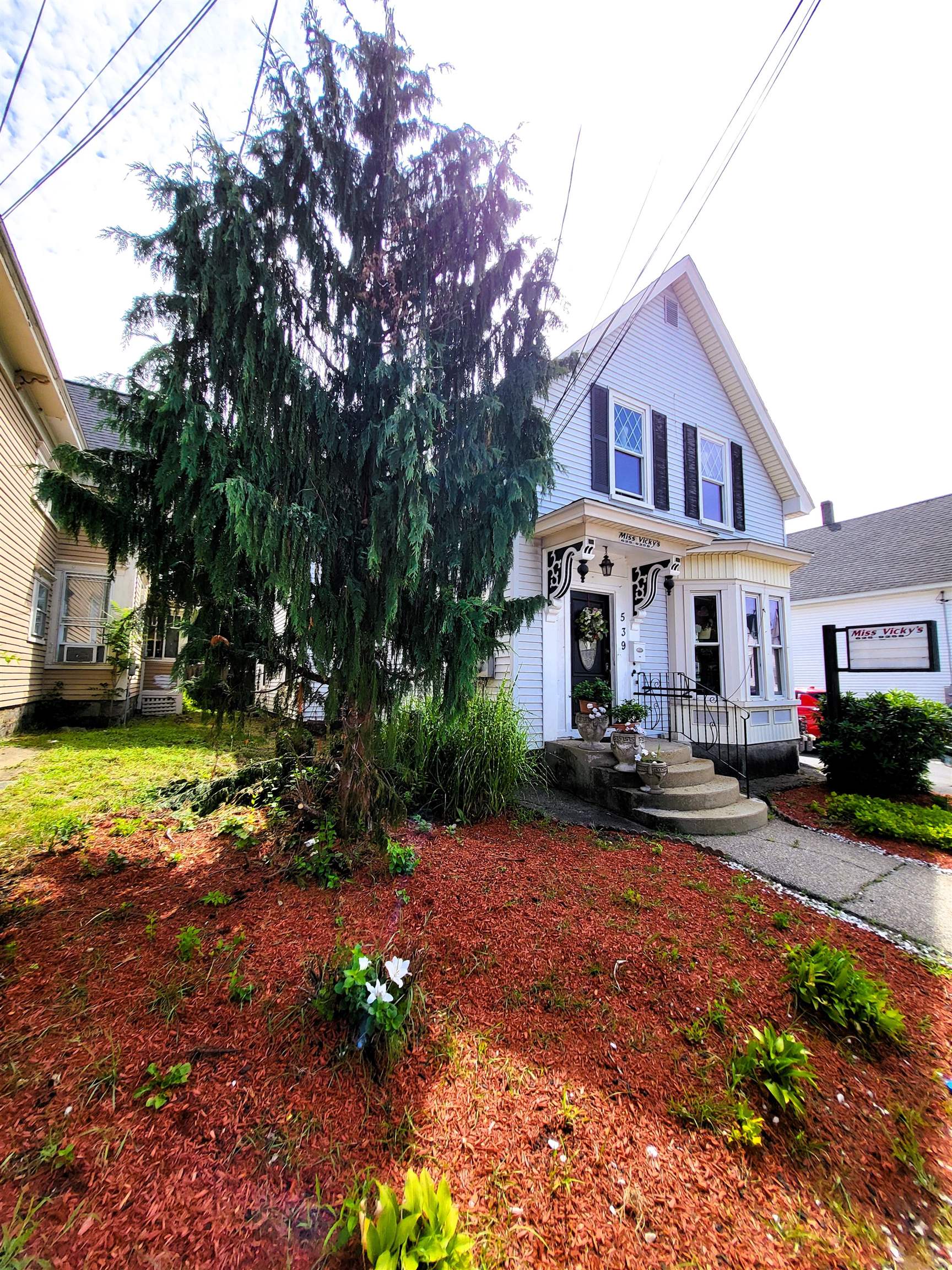 Nicely landscaped curb appeal