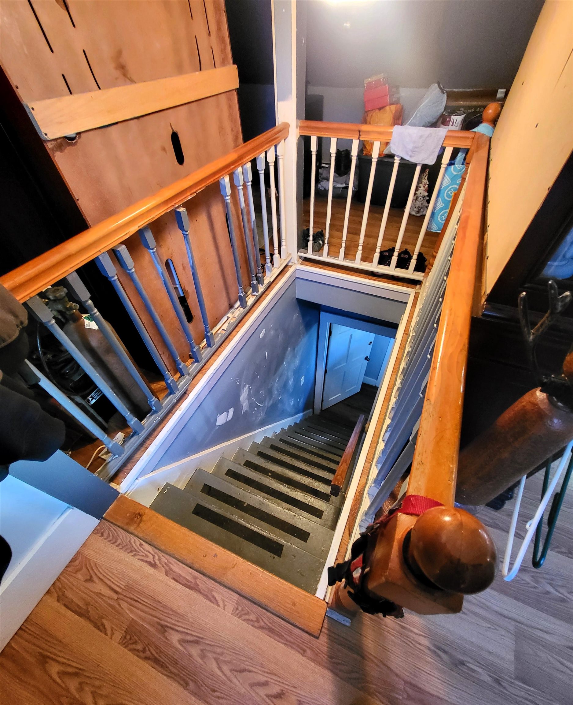 Main stairway from side entrance to 2nd floor apartment.