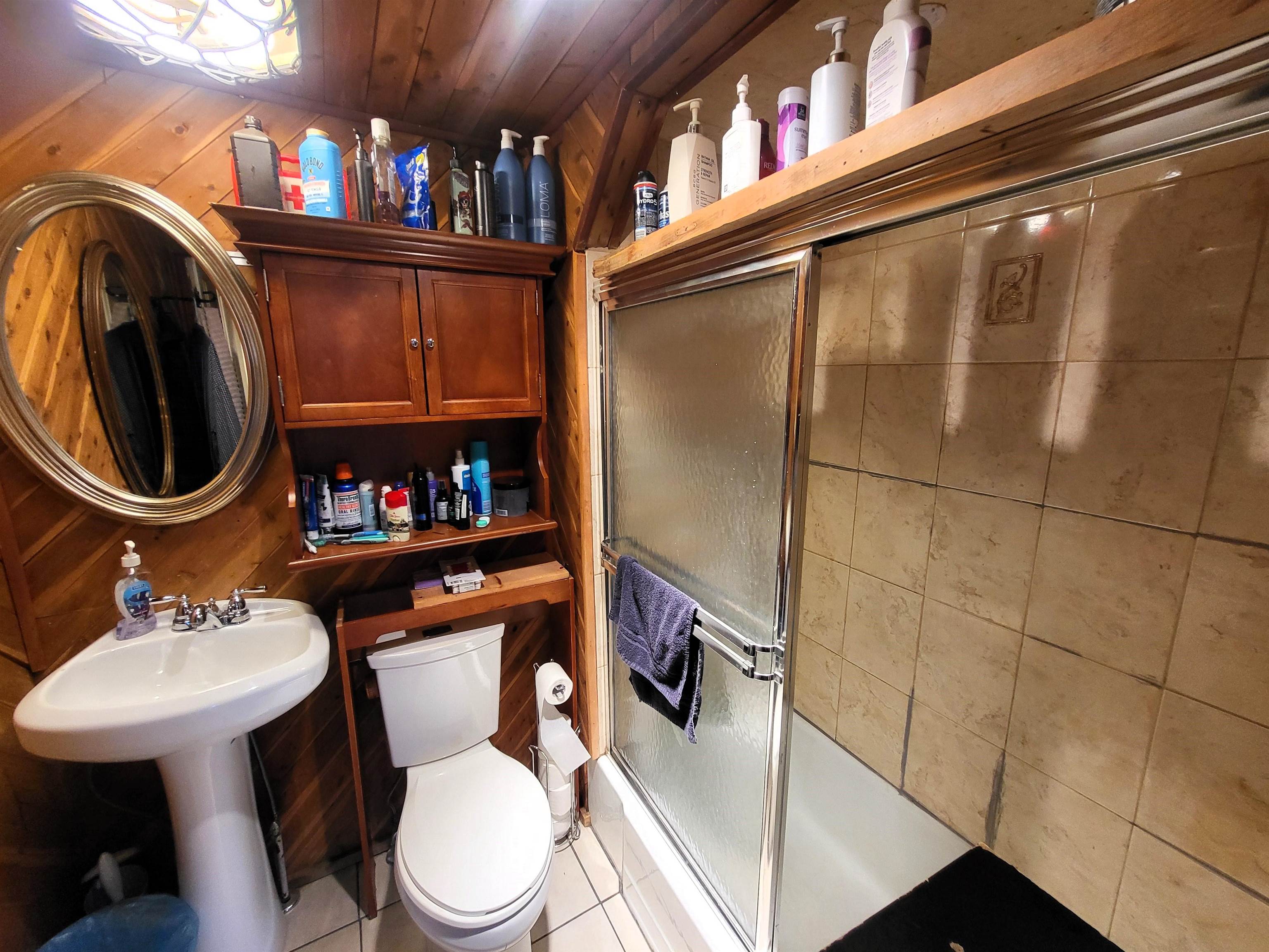 Updated full bath.