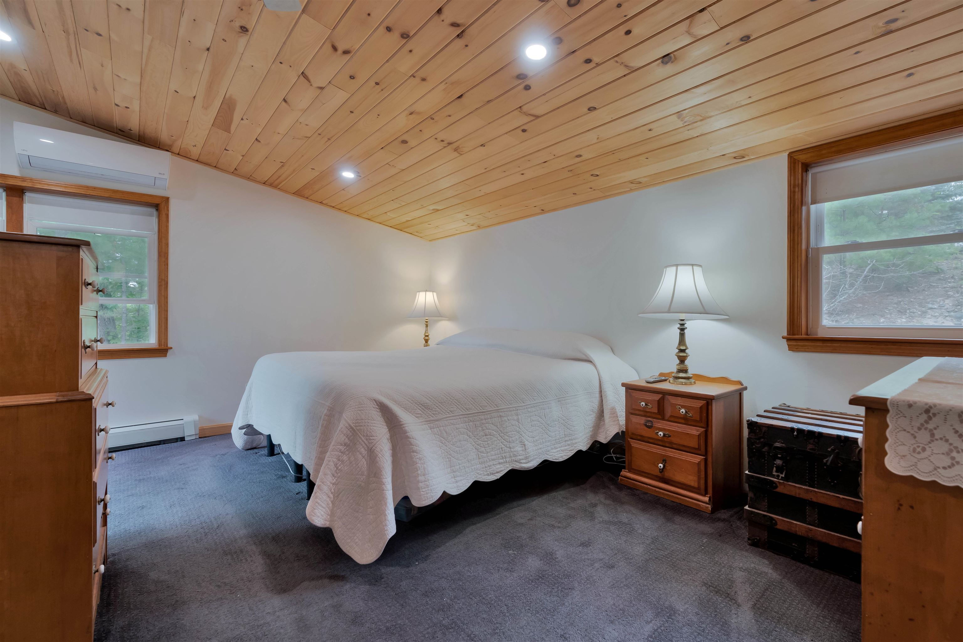 Main level primary bedroom