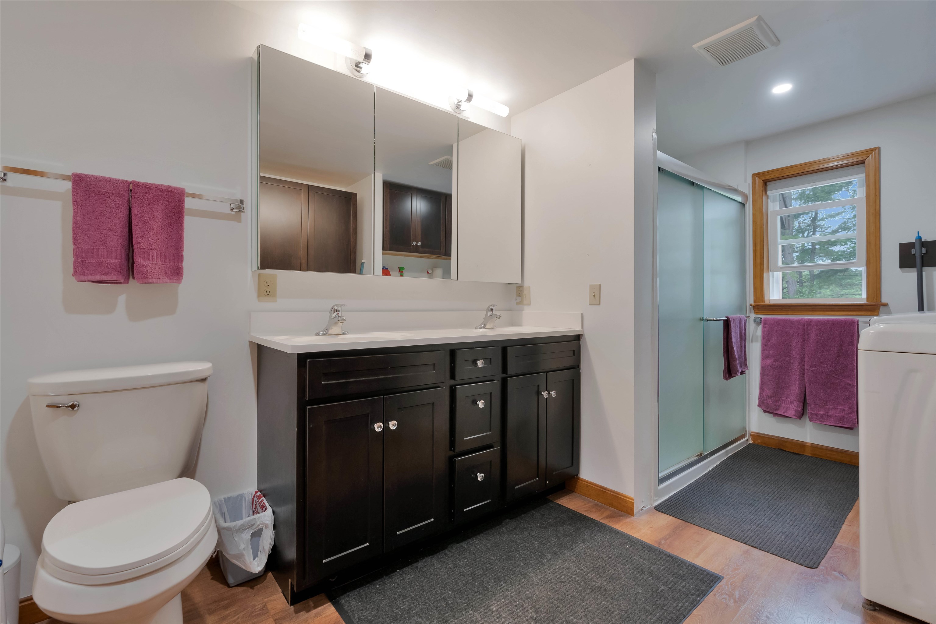 Main level bath