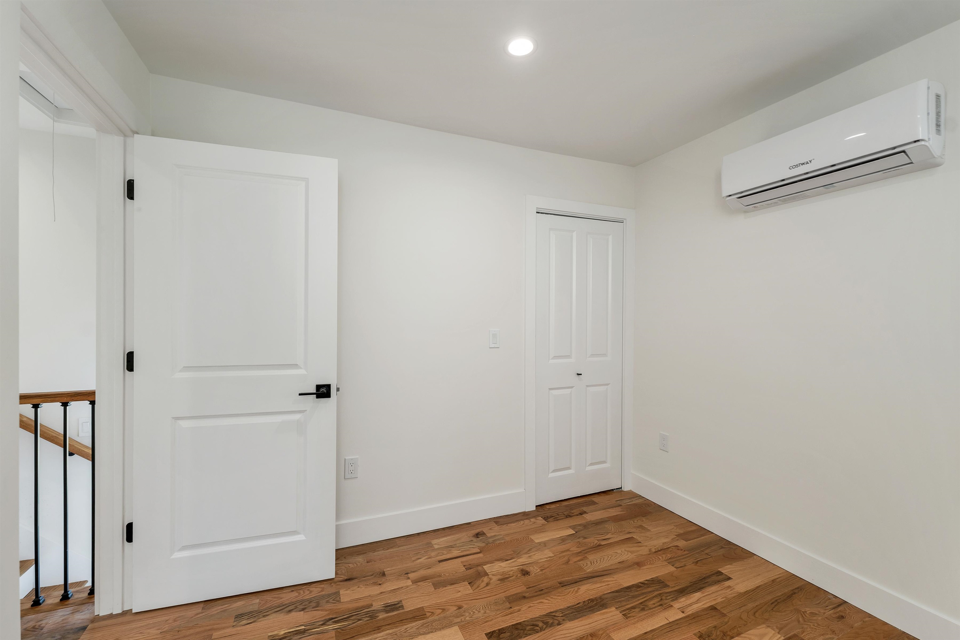 227 Pine St, Nashua, NH 03060