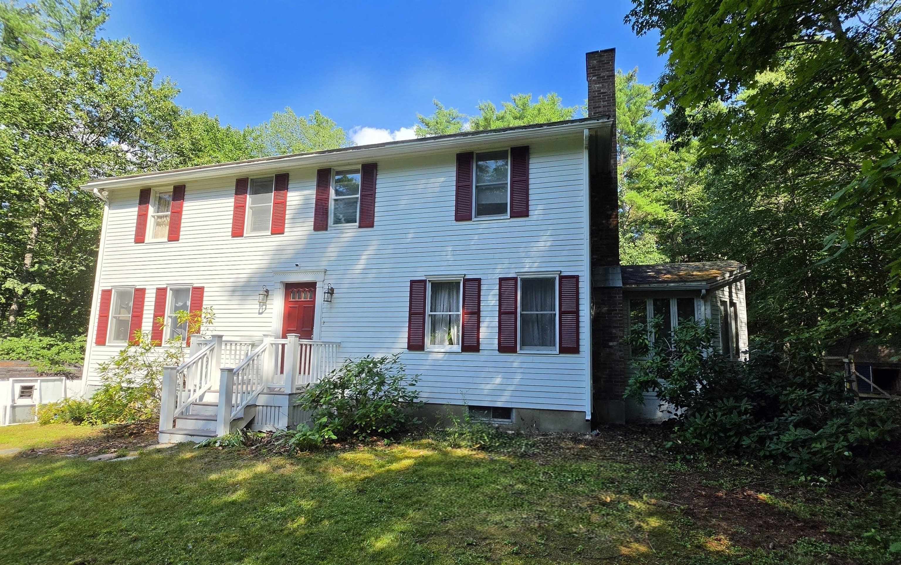 2 Greenleaf Dr, Exeter, NH 03833