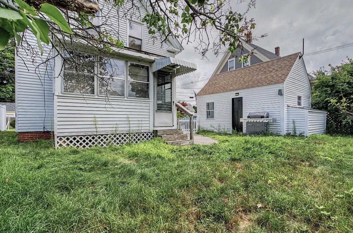 21 Silver St, Rochester, NH 03867