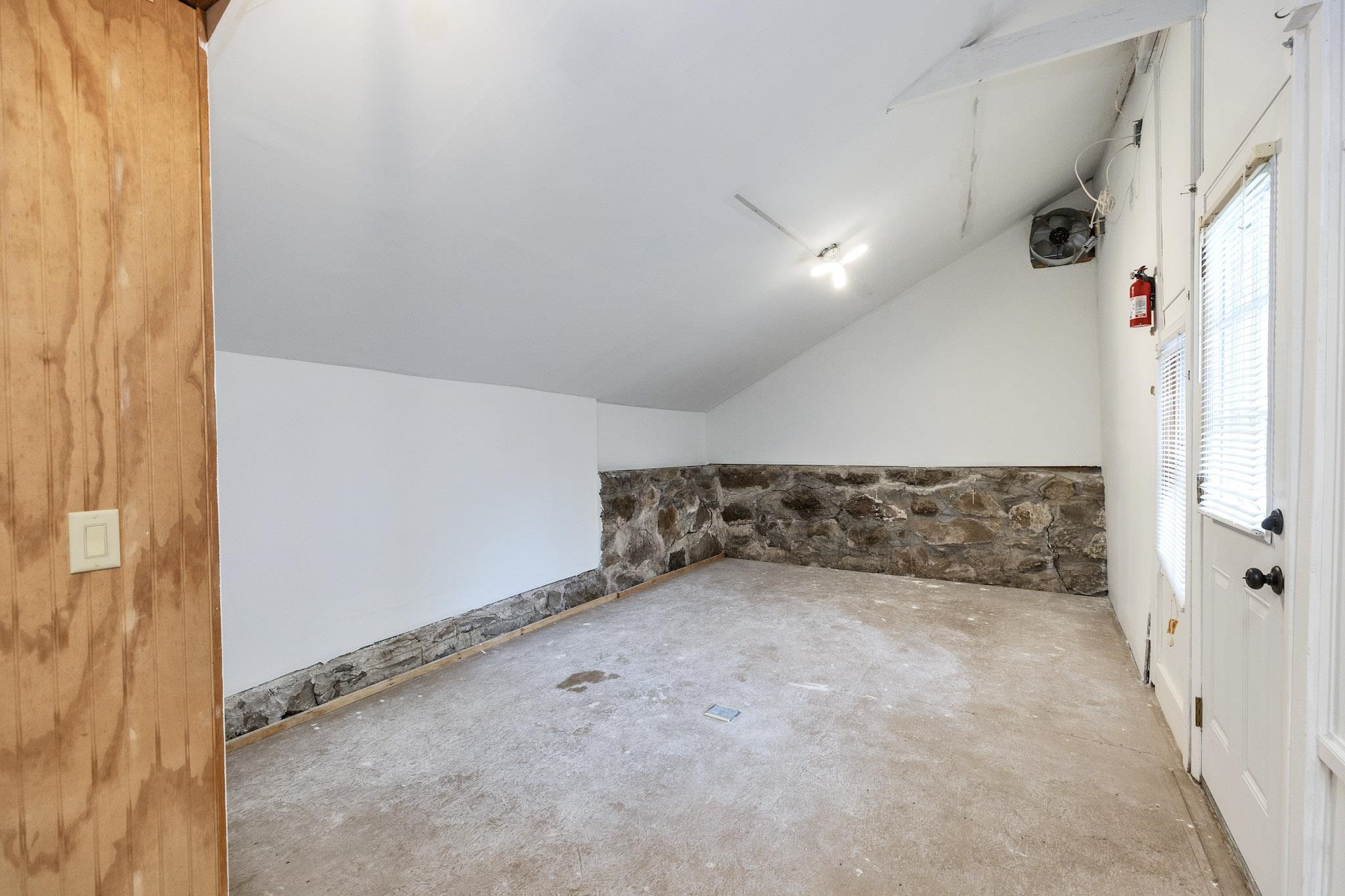 Bonus Room Main unit