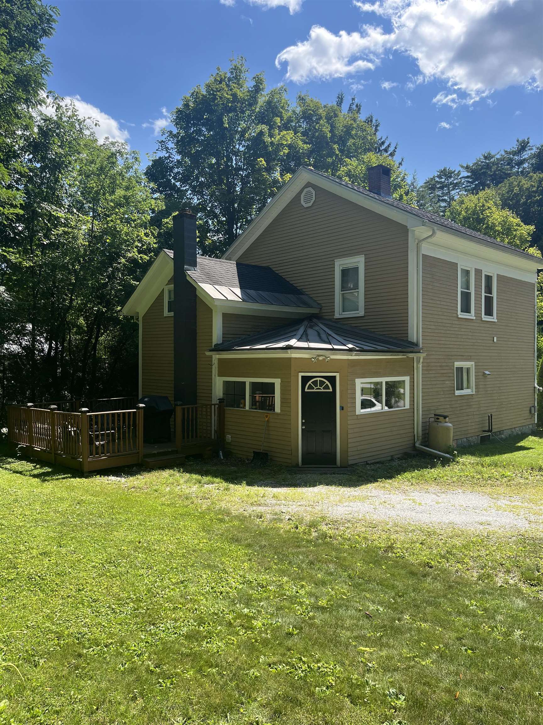 3rd image of 24 Pleasant St, Proctor, VT 05765 | MLS# 5103374