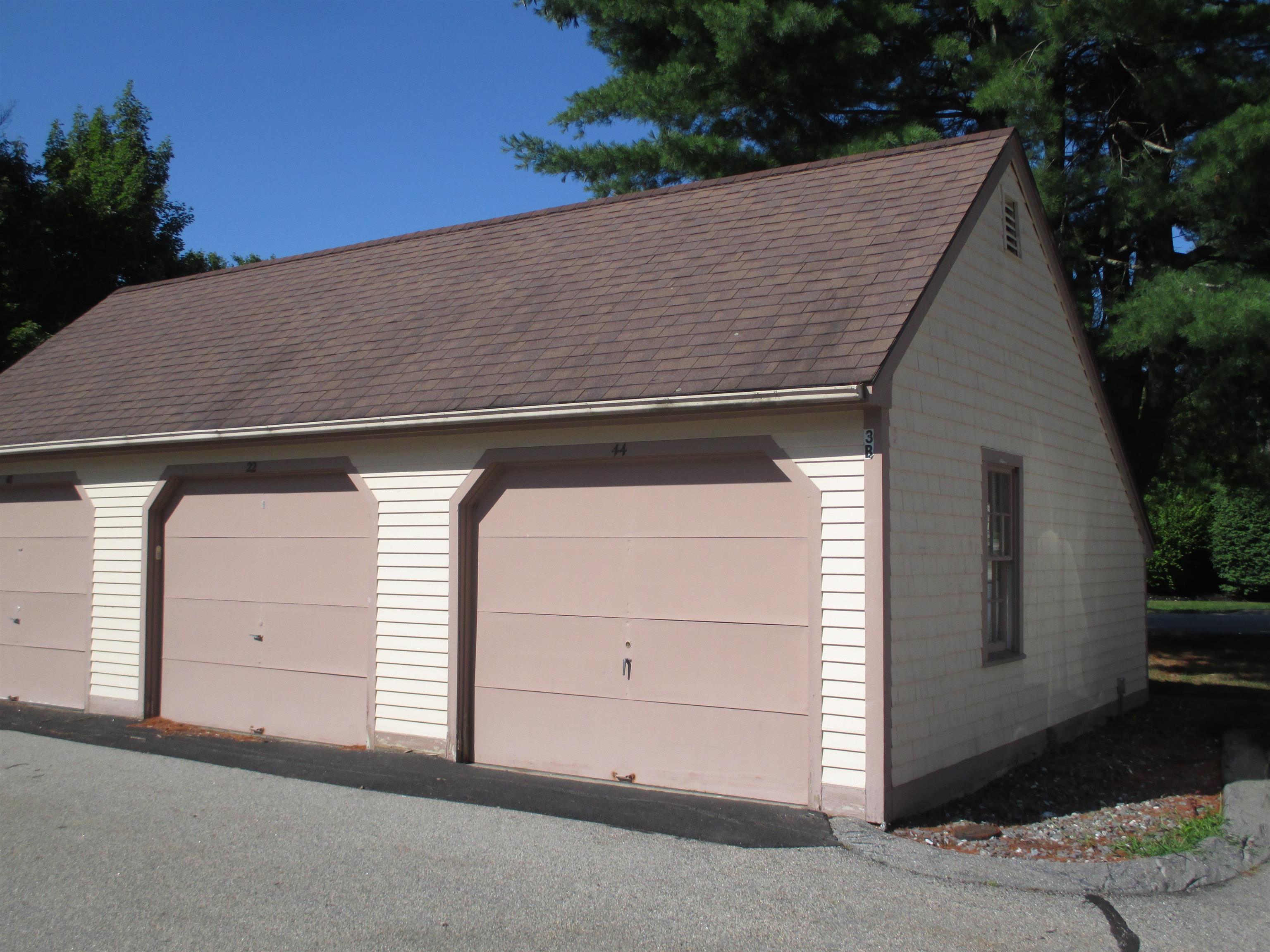 44 Bridle Pa, Dover, NH 03820