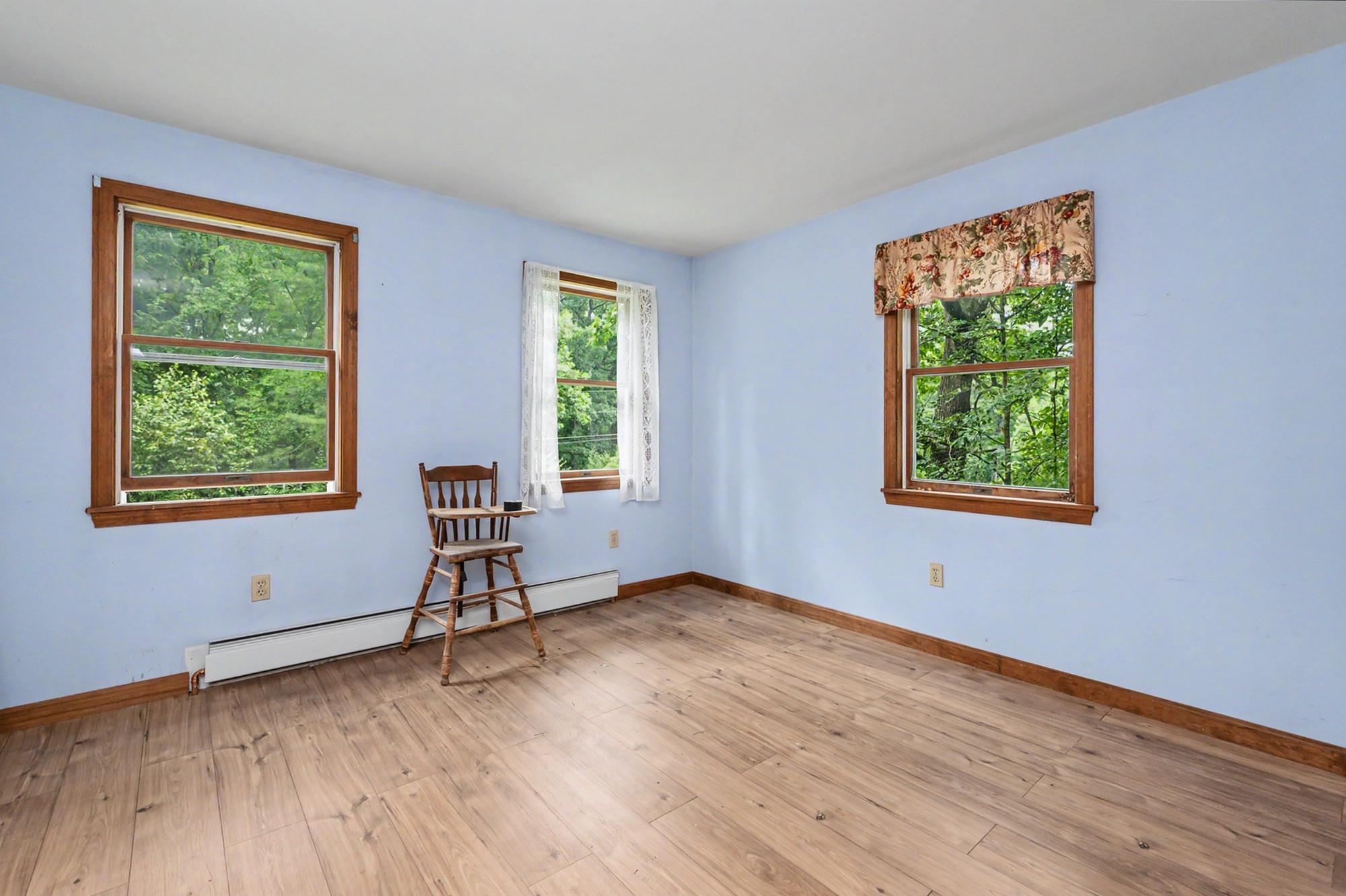 29 Rowe Dr, Fremont, NH 03044